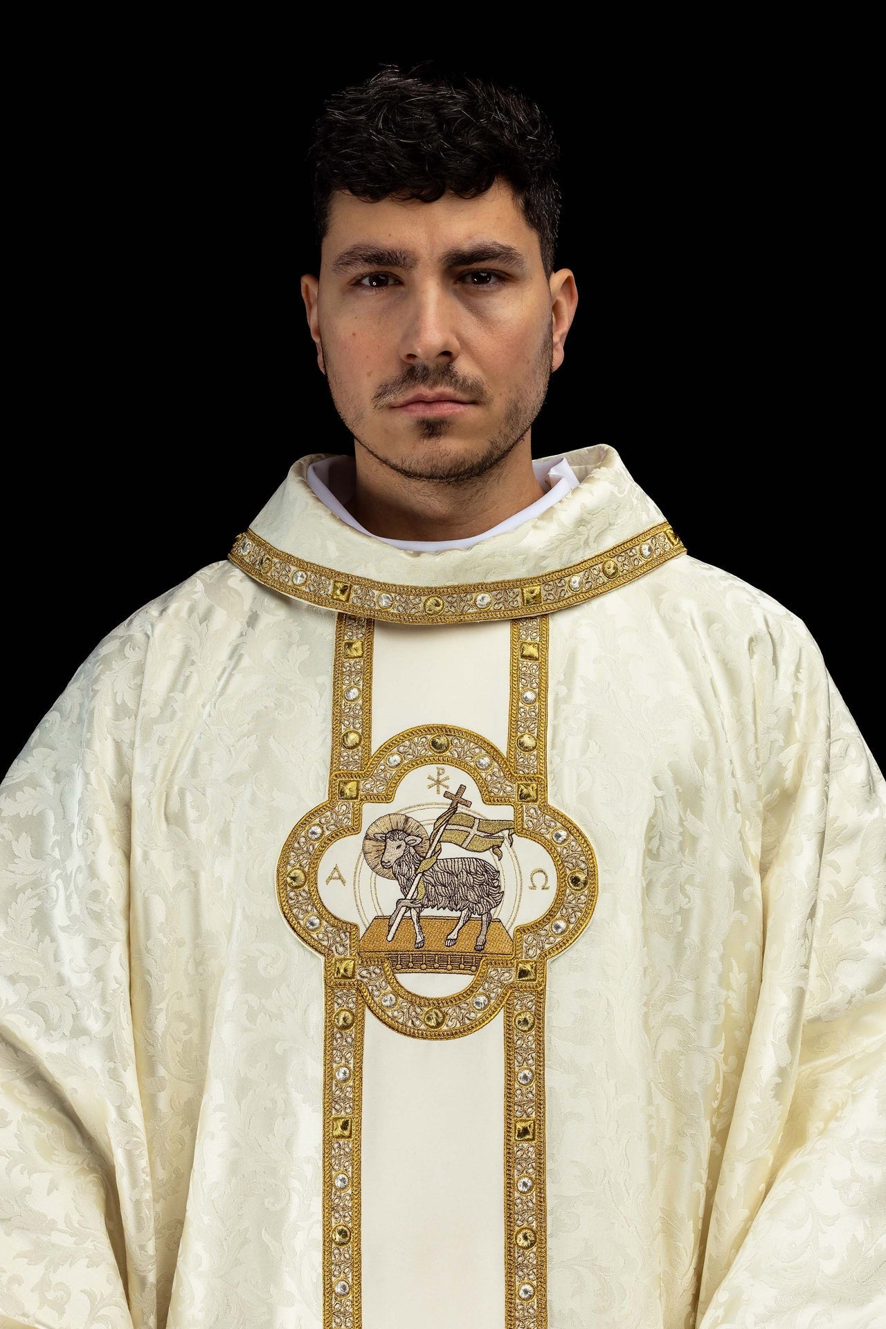 Chasuble avec ceinture et broderie de l’Agneau pascal sur tissu jacquard S-7172-05-88 - CHASUBLES.FR