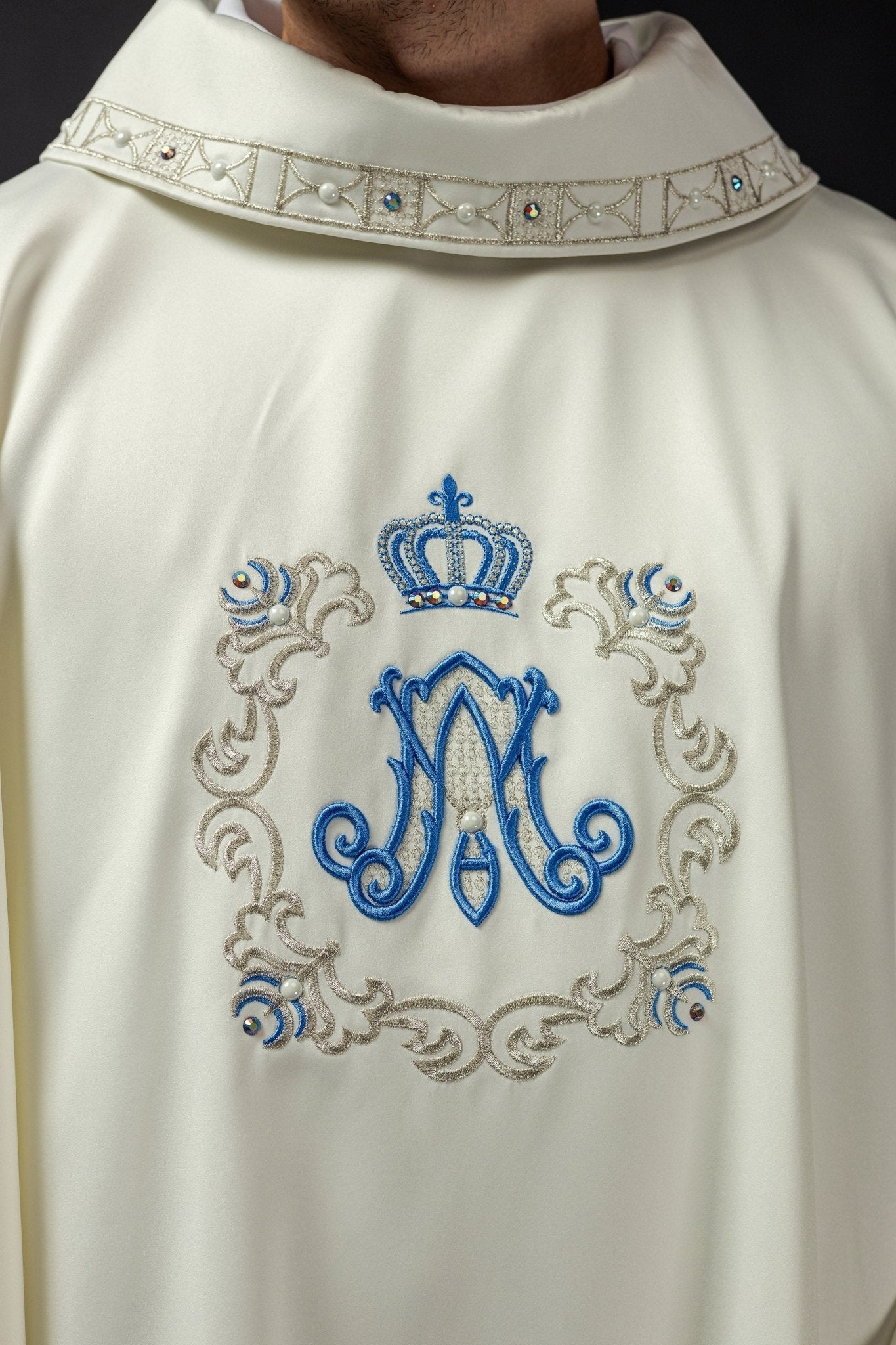 Chasuble avec Marianne brodée LE/7041/05 - CHASUBLES.FR