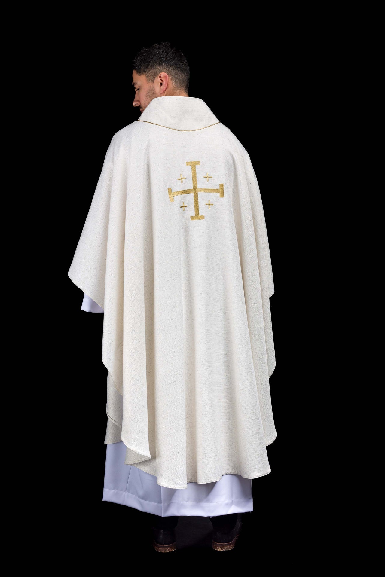 Chasuble brodée avec Croix de Jérusalem écru KOR/973/05/100 - CHASUBLES.FR