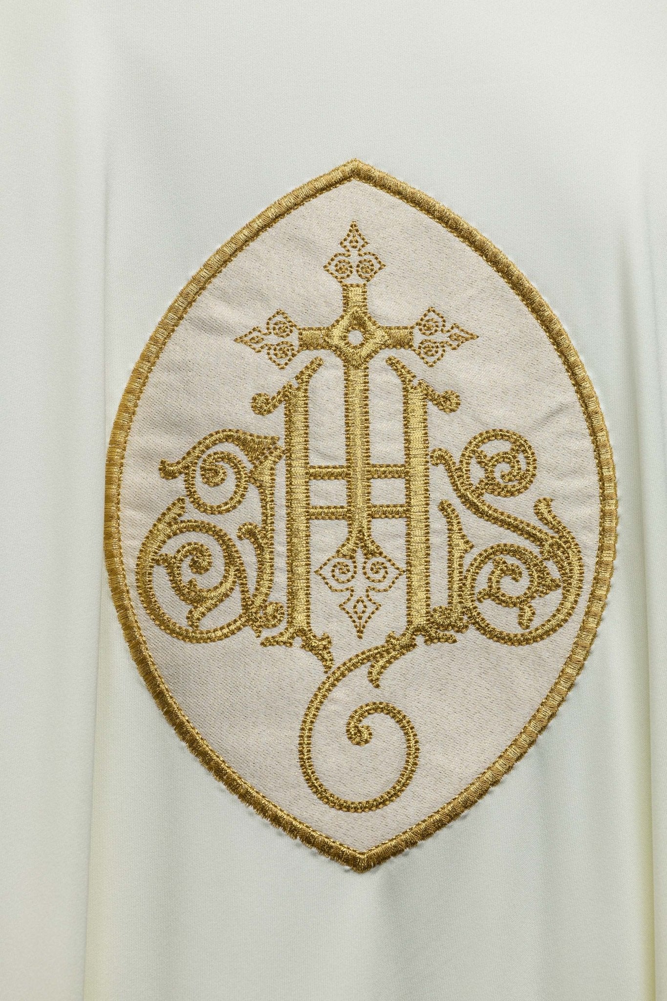 Chasuble brodée avec IHS KOR/388/05/78 - CHASUBLES.FR