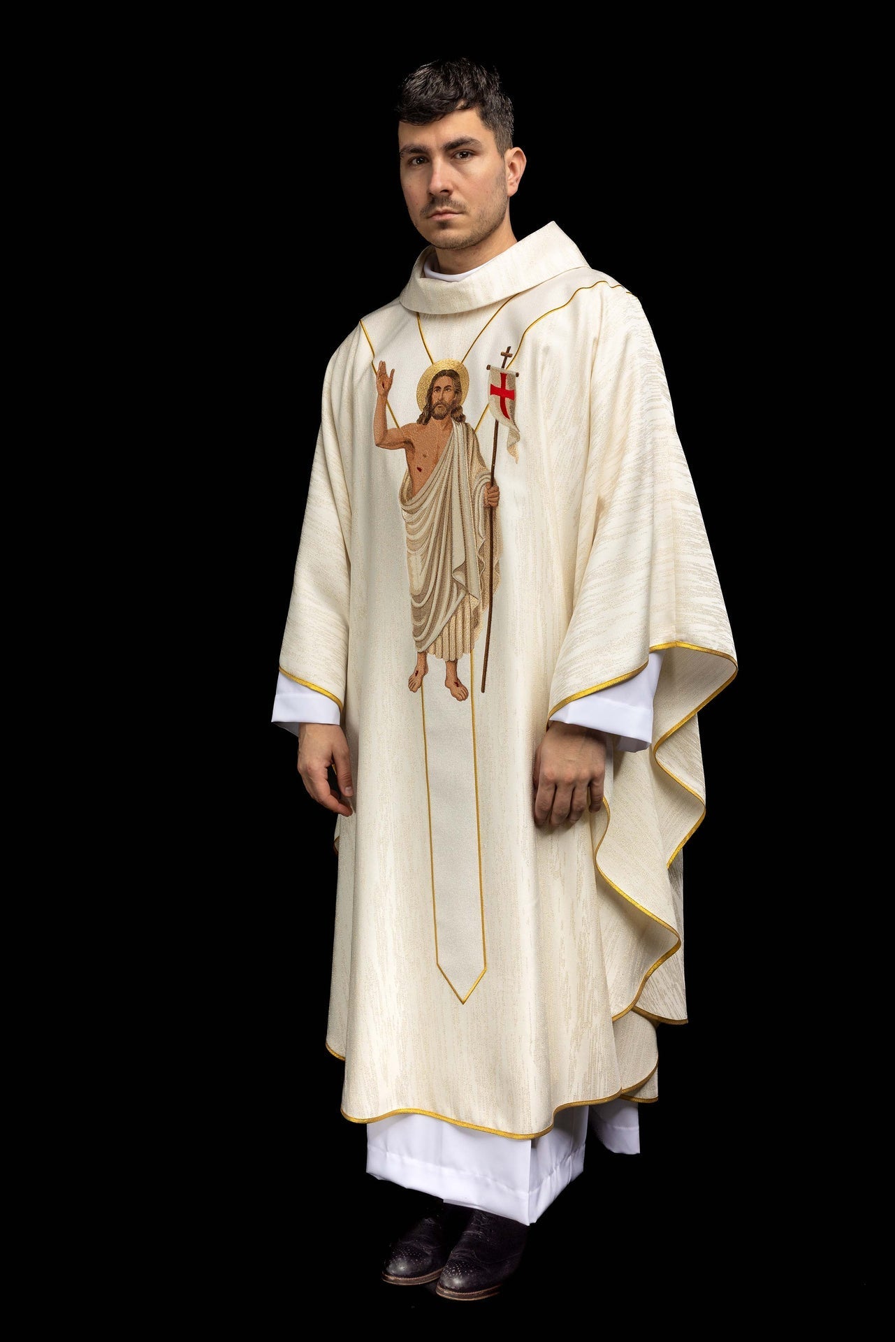 Chasuble brodée avec l’image de Jésus Ressuscité et de l’Agneau pascal KOW2/044/05/99 - CHASUBLES.FR