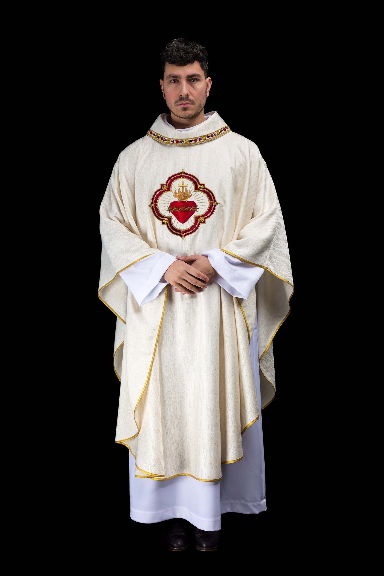 Chasuble brodée avec l’image du Sacré - Cœur de Jésus et du calice eucharistique LE/7076/05 - CHASUBLES.FR