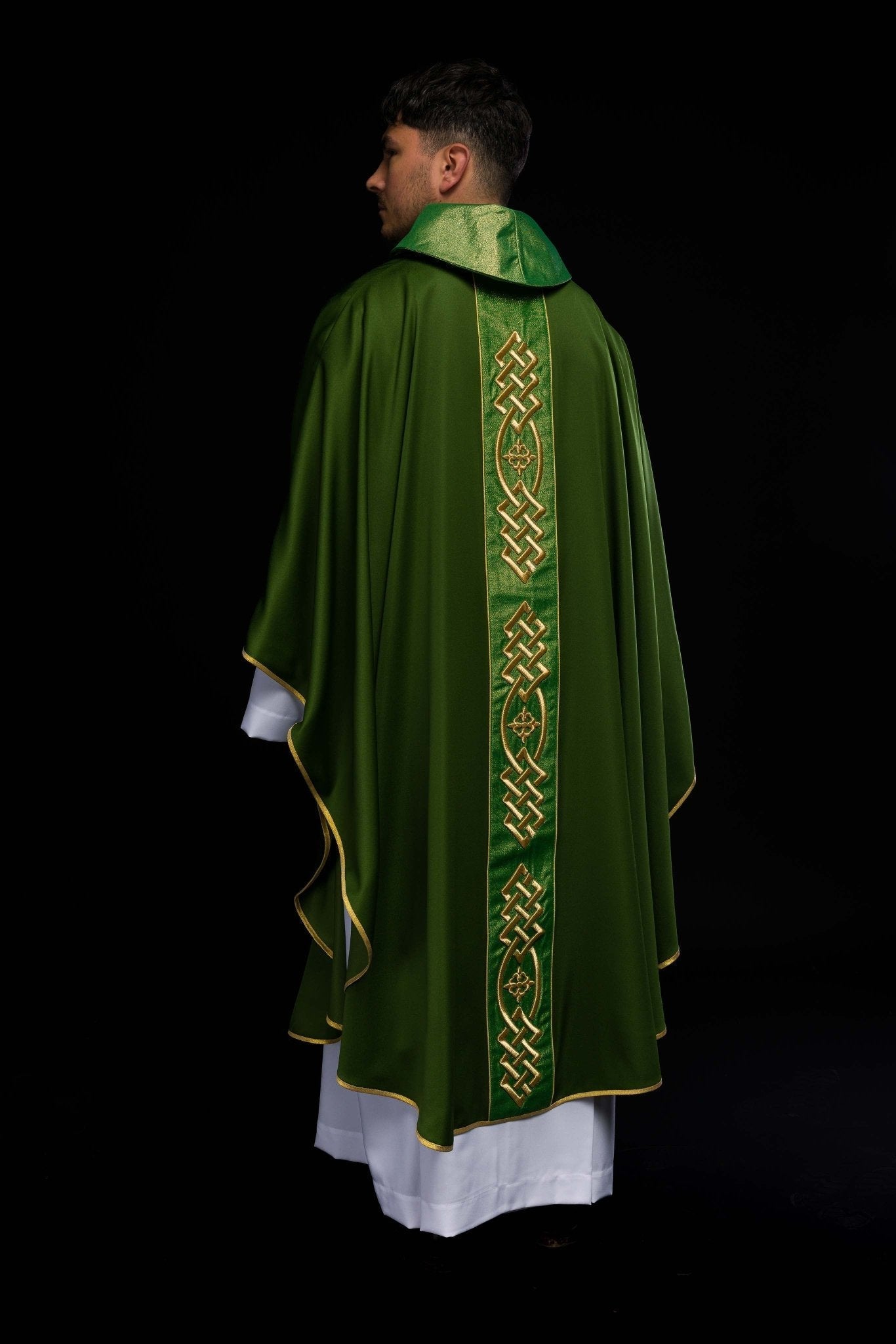Chasuble brodée Croix verte KOR/266/01/53 - CHASUBLES.FR