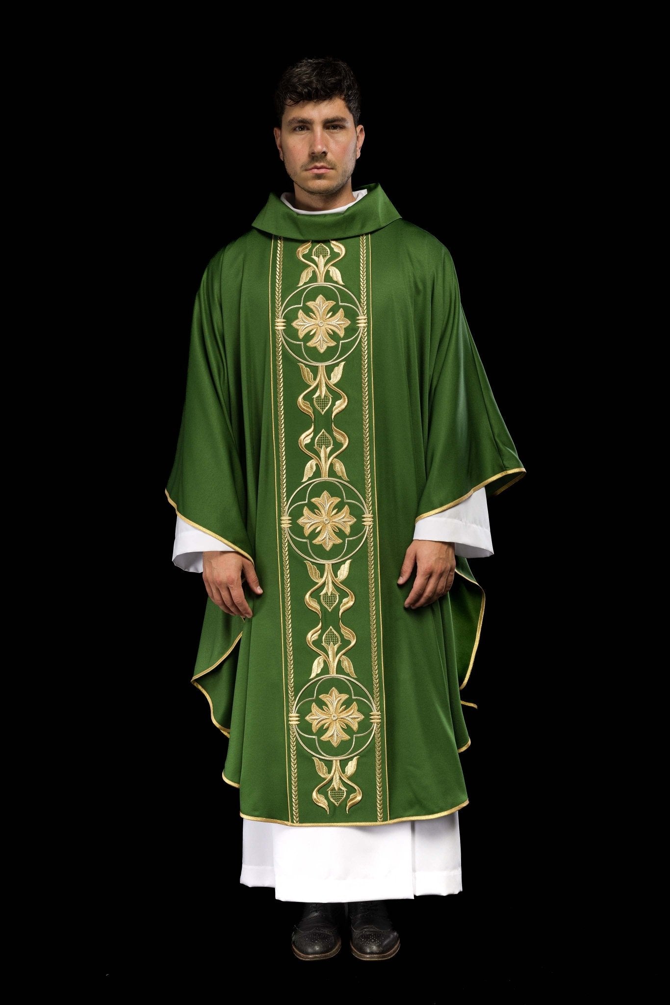 Chasuble brodée Croix verte KOR/267/01/53 - CHASUBLES.FR