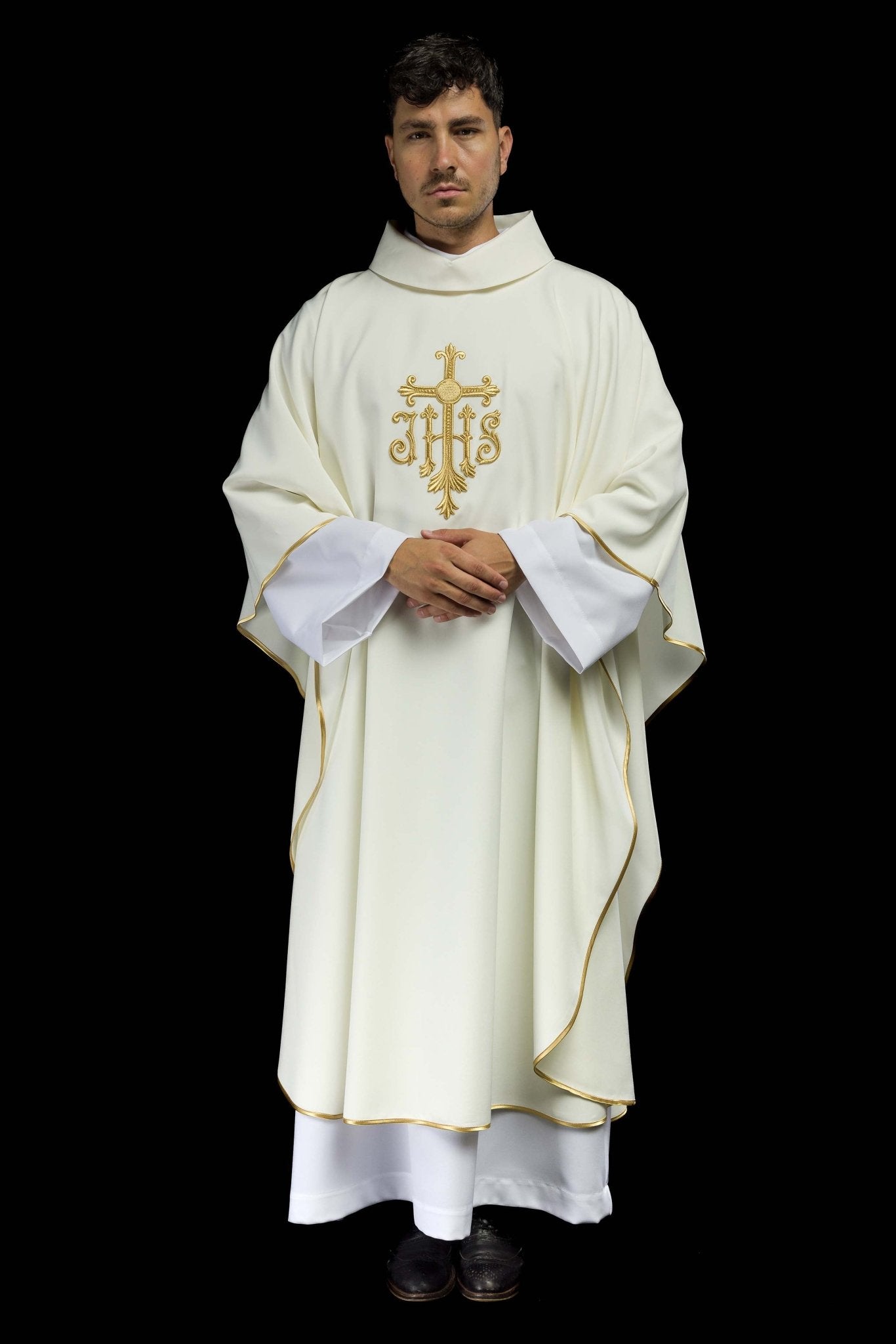 Chasuble brodée en croix écrue KOR/255/05/12 - CHASUBLES.FR