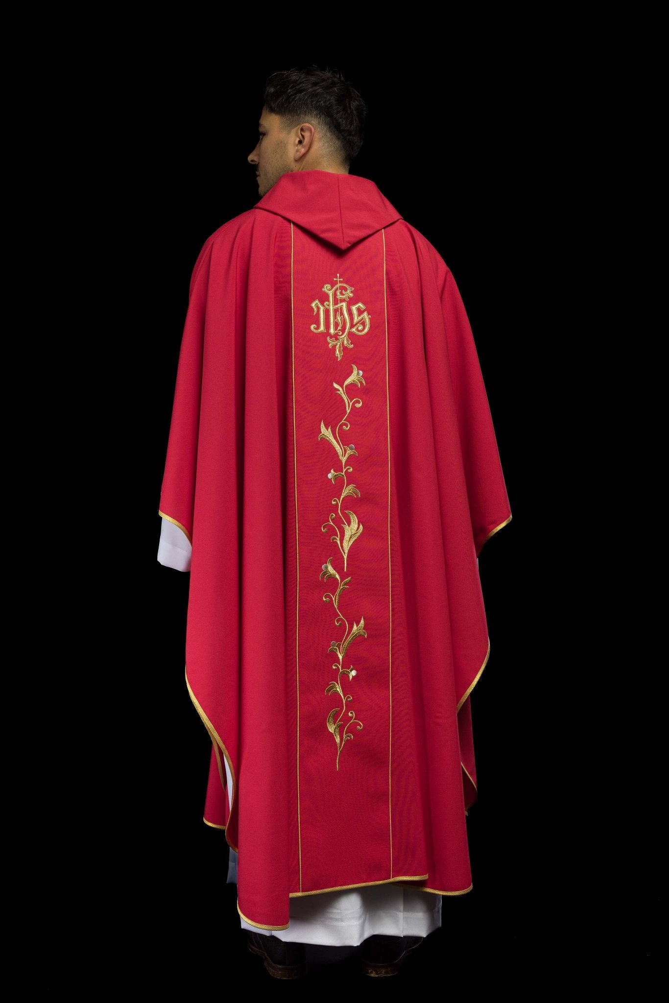 Chasuble brodée IHS avec ornements KOR/189/02/01 CZERWONY - CHASUBLES.FR