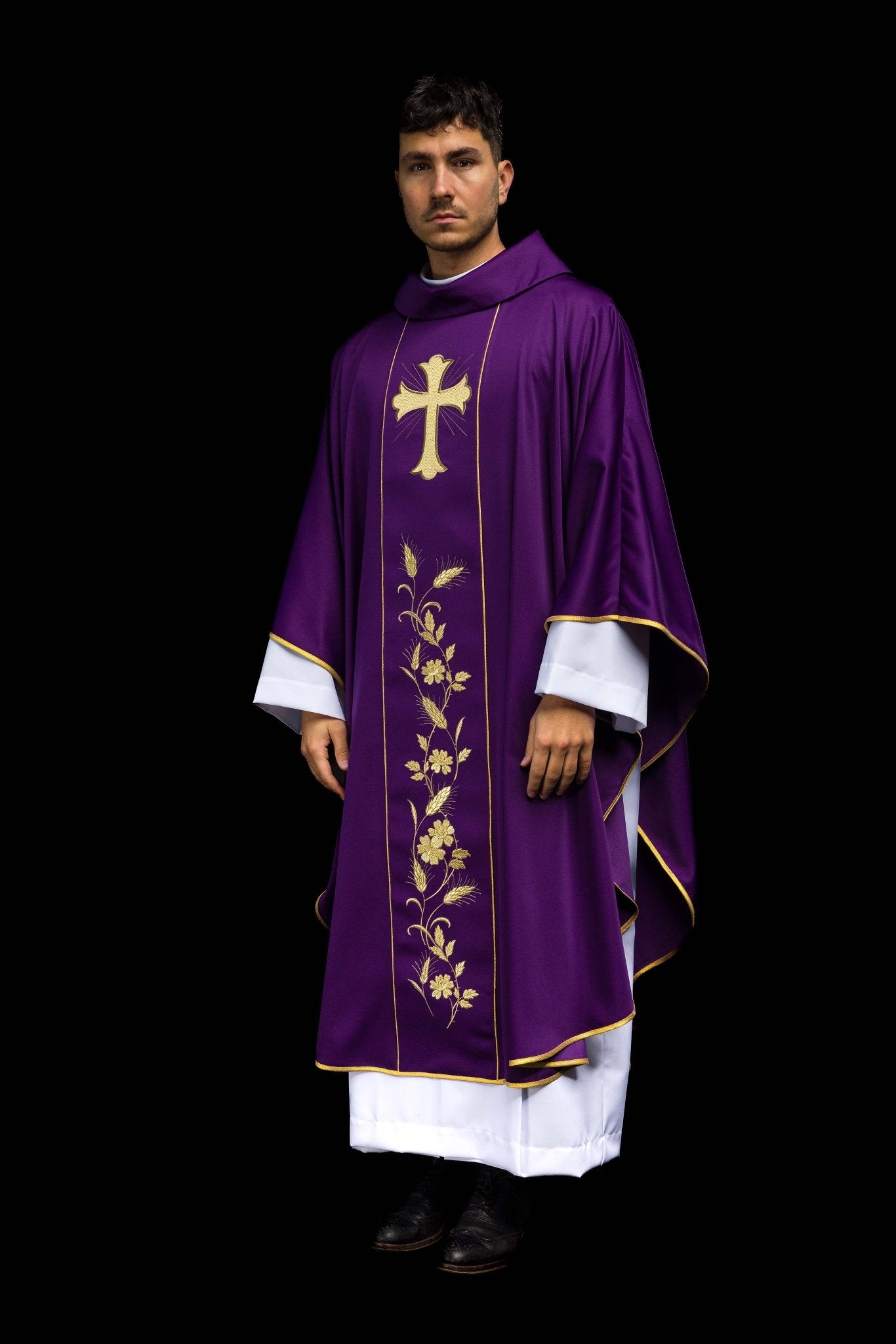 Chasuble Croix et oreilles en violet KOR/375/03/53 FIOLET - CHASUBLES.FR