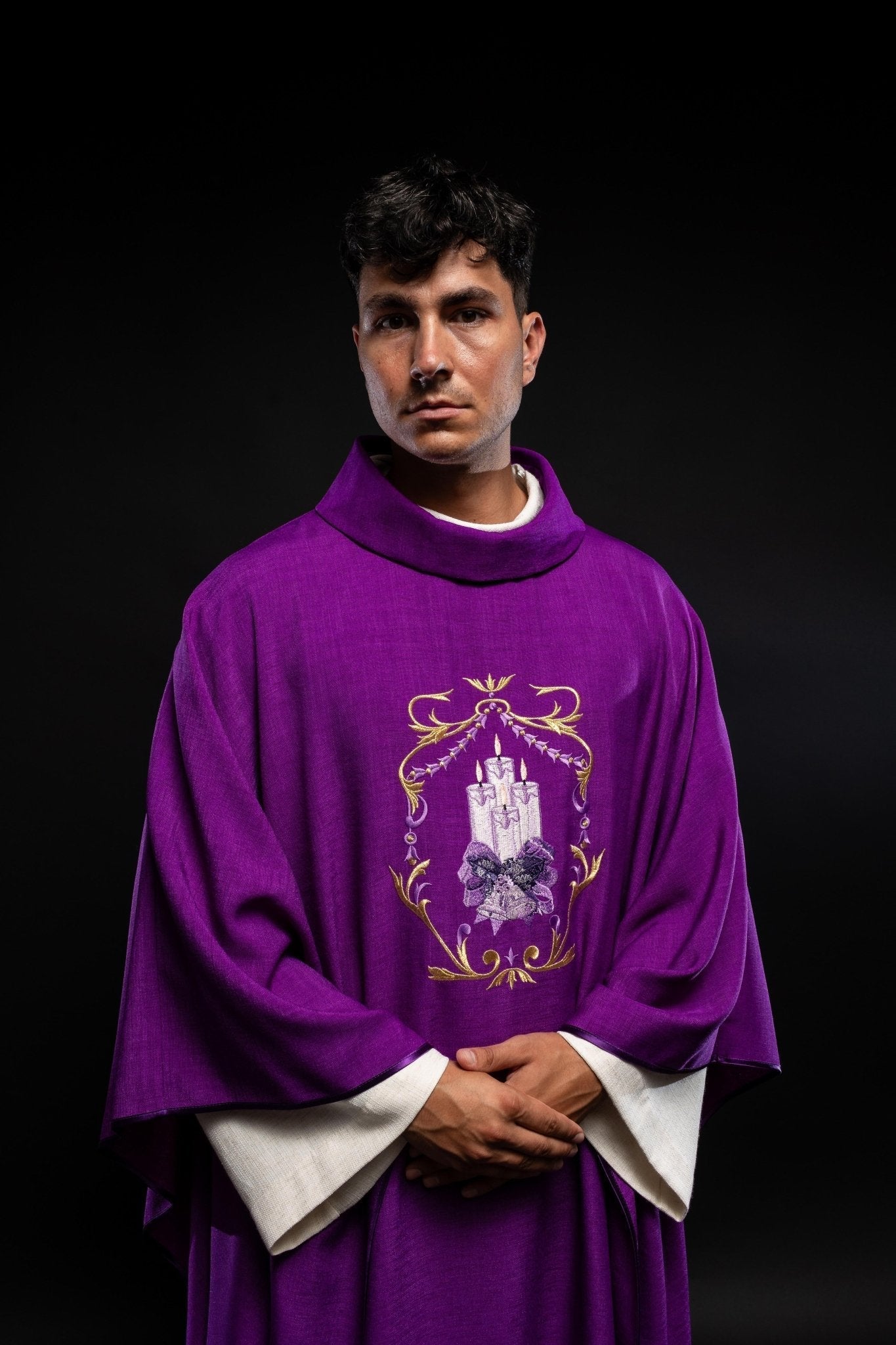 Chasuble de l'Avent avec broderie de bougie KOR/254/03/03 FIOLET - CHASUBLES.FR