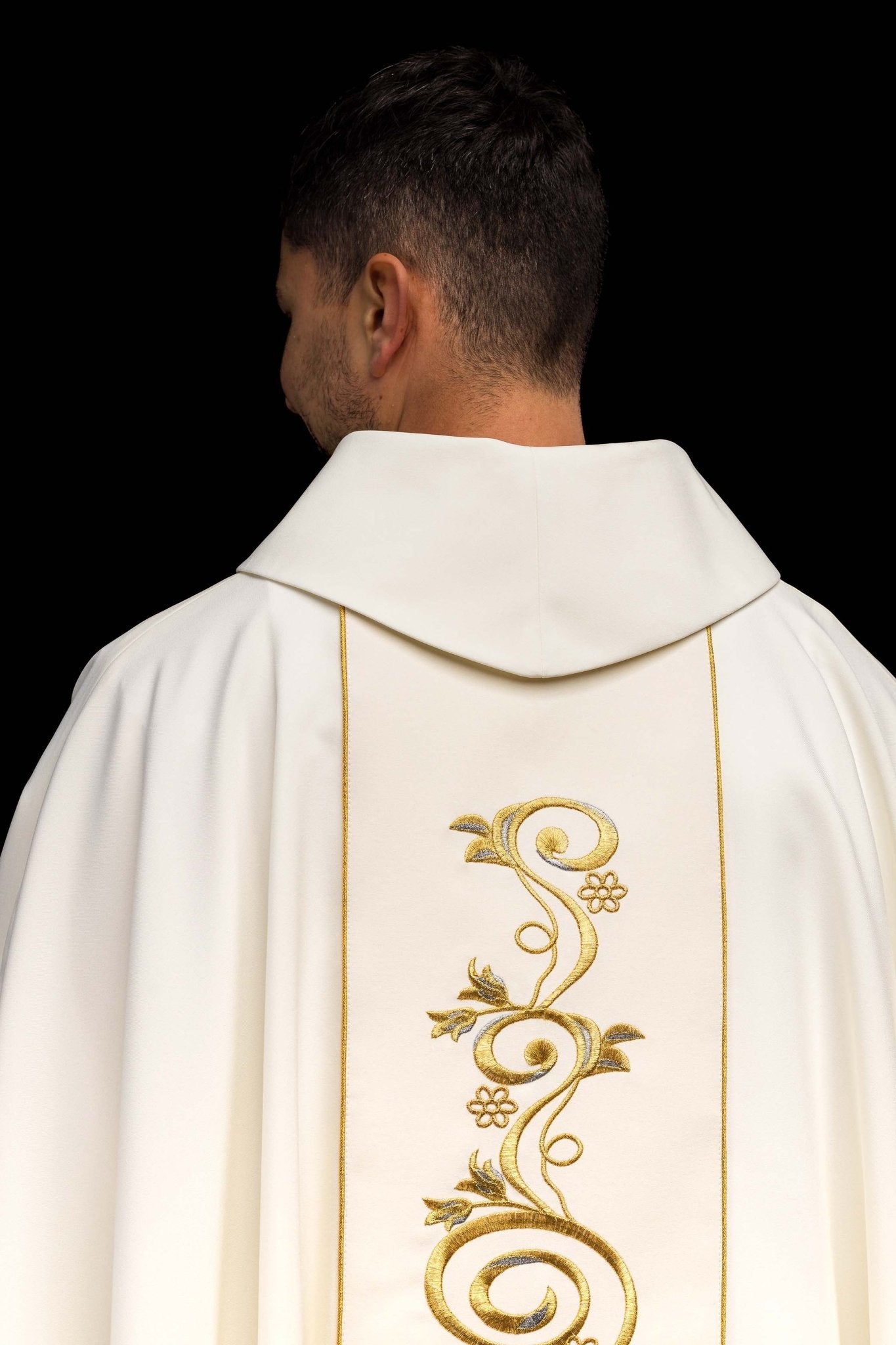 Chasuble de Noël avec l'image de la Sainte Famille KOR/196/05/01 ECRU - CHASUBLES.FR