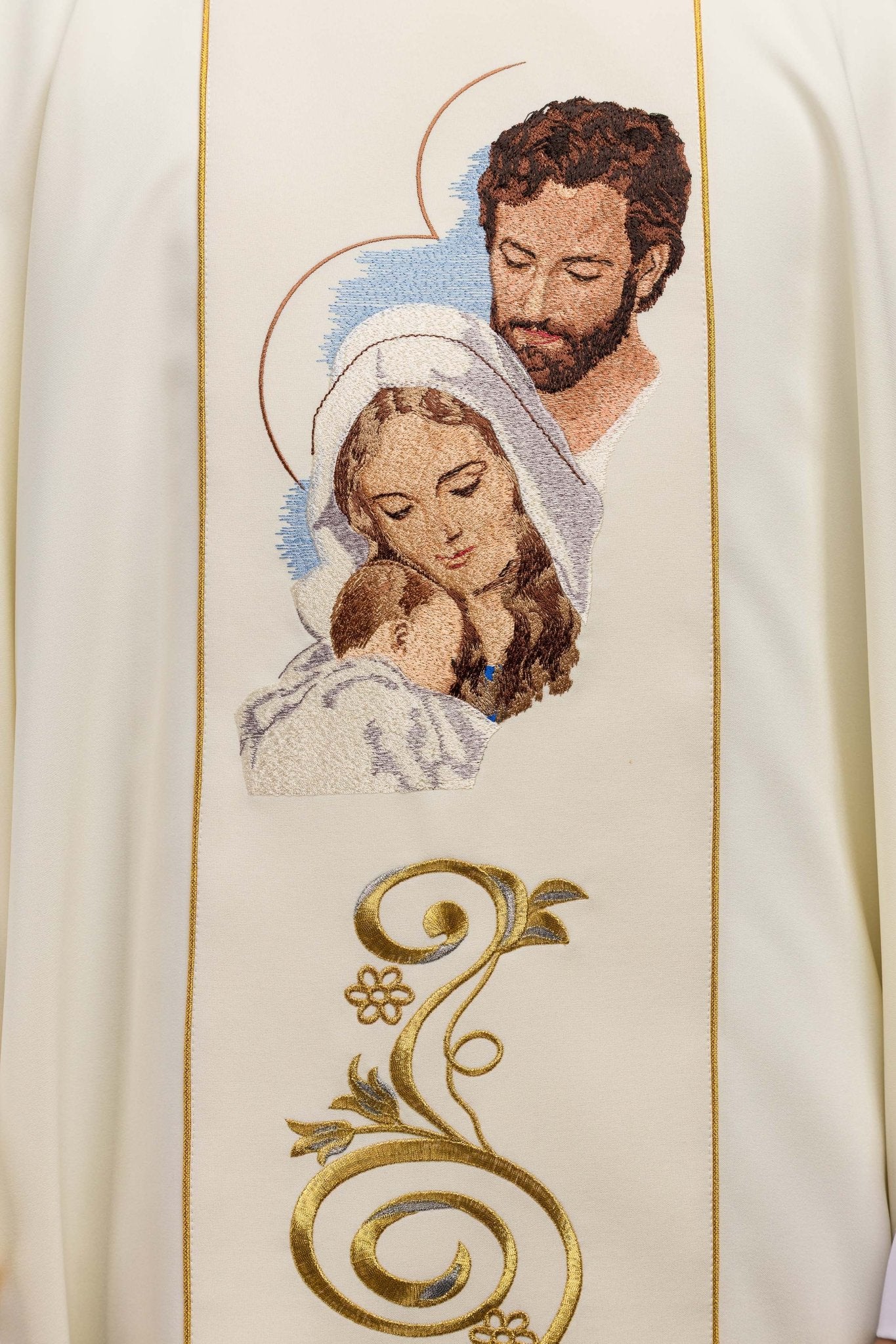 Chasuble de Noël avec l'image de la Sainte Famille KOR/196/05/01 ECRU - CHASUBLES.FR