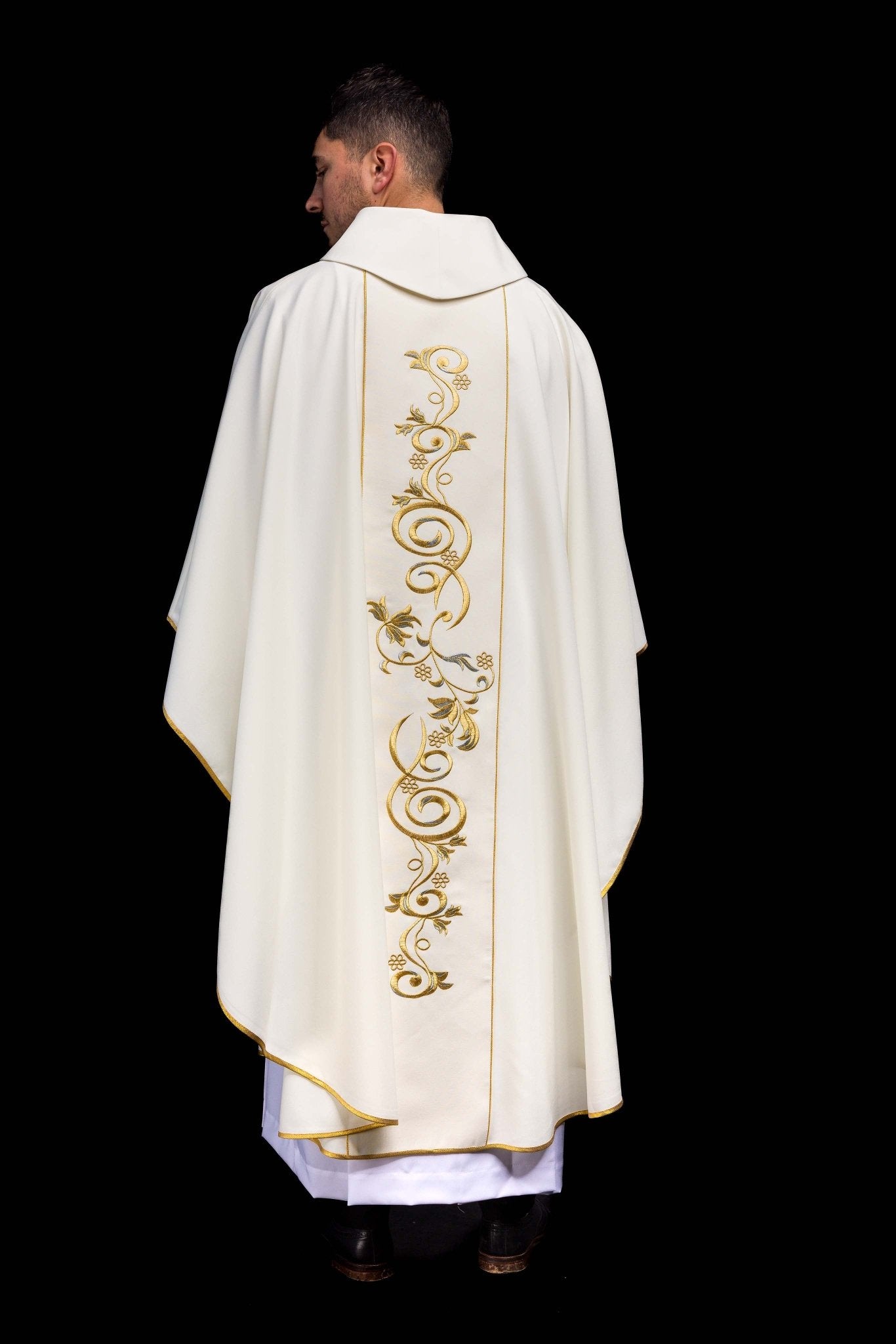 Chasuble de Noël avec l'image de la Sainte Famille KOR/196/05/01 ECRU - CHASUBLES.FR