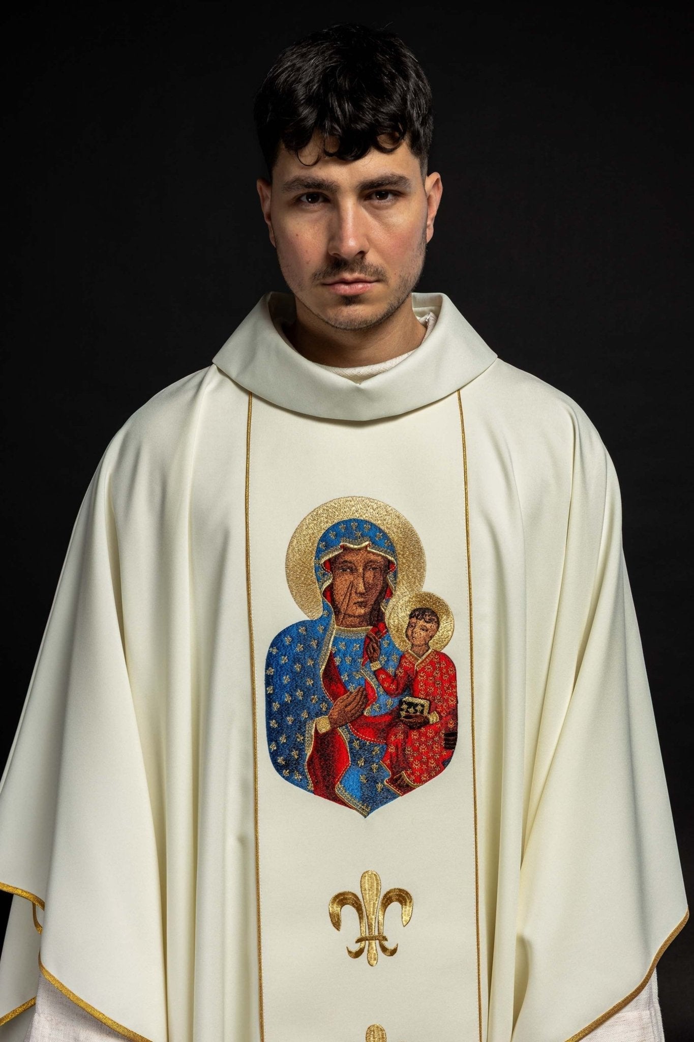 Chasuble de Notre - Dame de Czestochowa en écru avec motif KOR/201/05/01 ECRU - CHASUBLES.FR