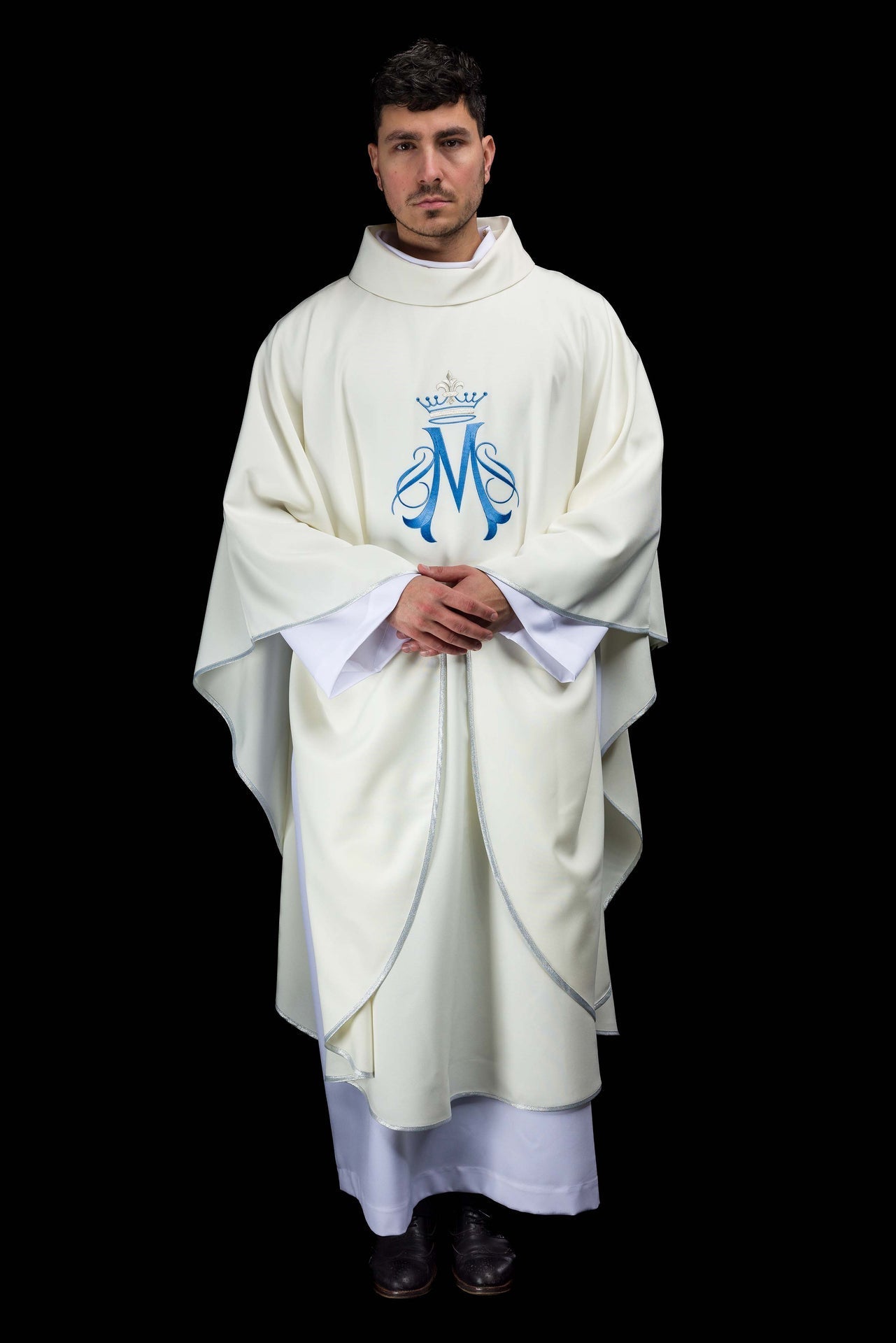 Chasuble écrue brodée avec motif marial KDT/7129/05/01 - CHASUBLES.FR