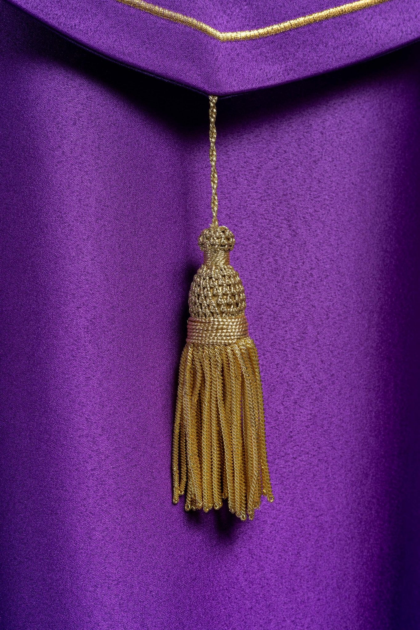 Chasuble eucharistique monogramme IHS violet KKP/023/03/20 FIOLET SAT. POMPON 145cm - CHASUBLES.FR