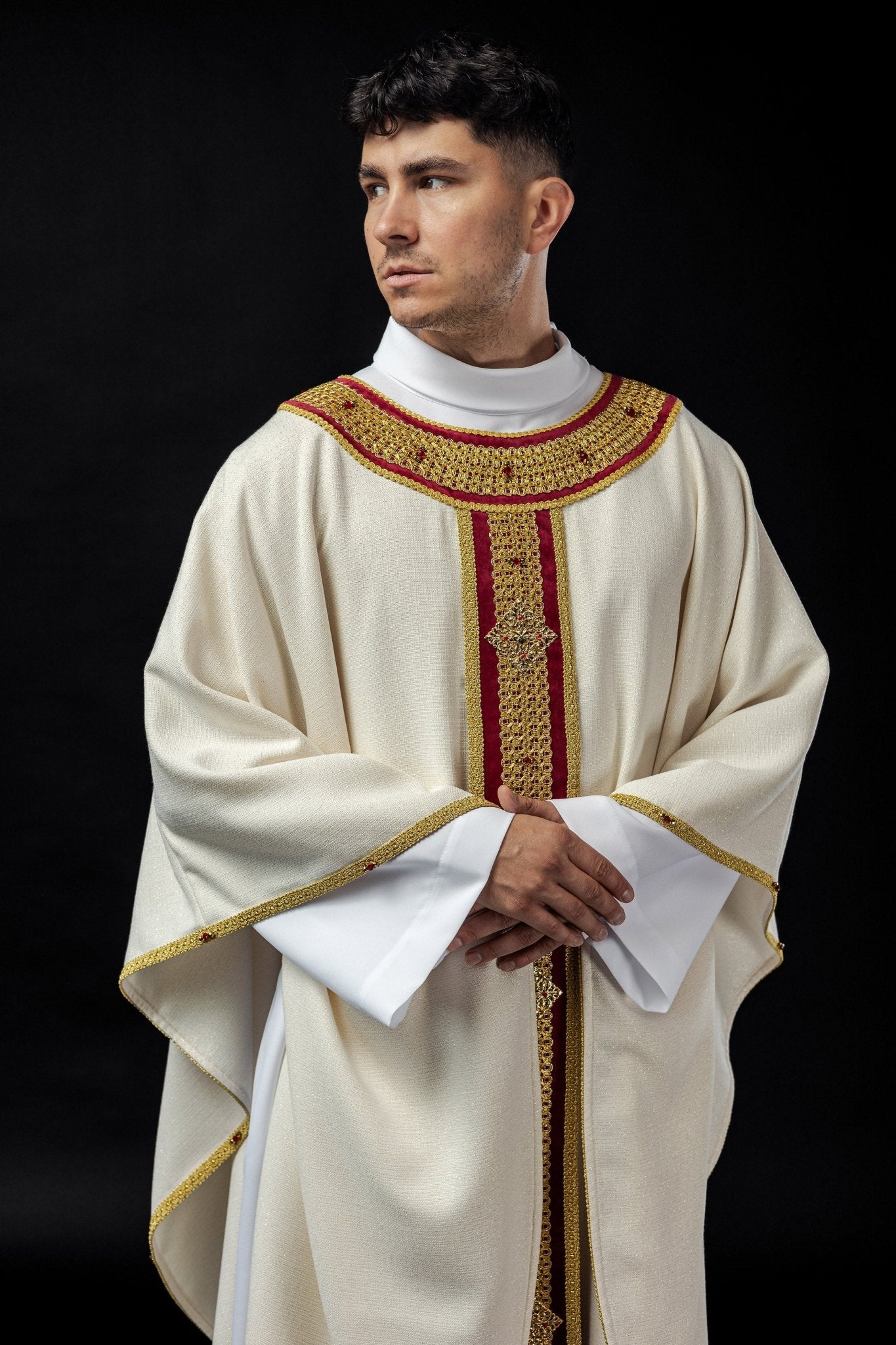 Chasuble faite à la main avec des pierres naturelles Fait à la main 7001 HM/7001/05/71/PA02 - CHASUBLES.FR