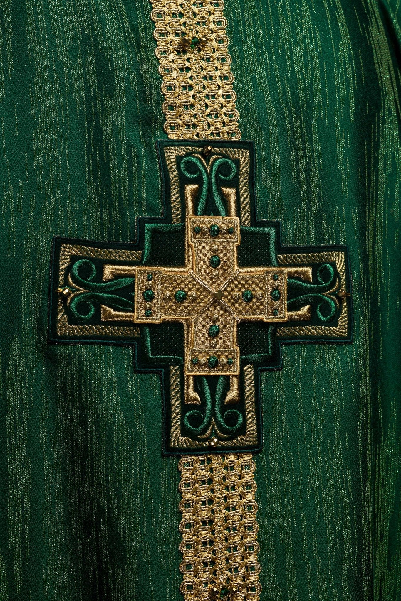 Chasuble faite à la main avec pierres naturelles Handmade 7015 Vert HM/7015/01/99 - CHASUBLES.FR