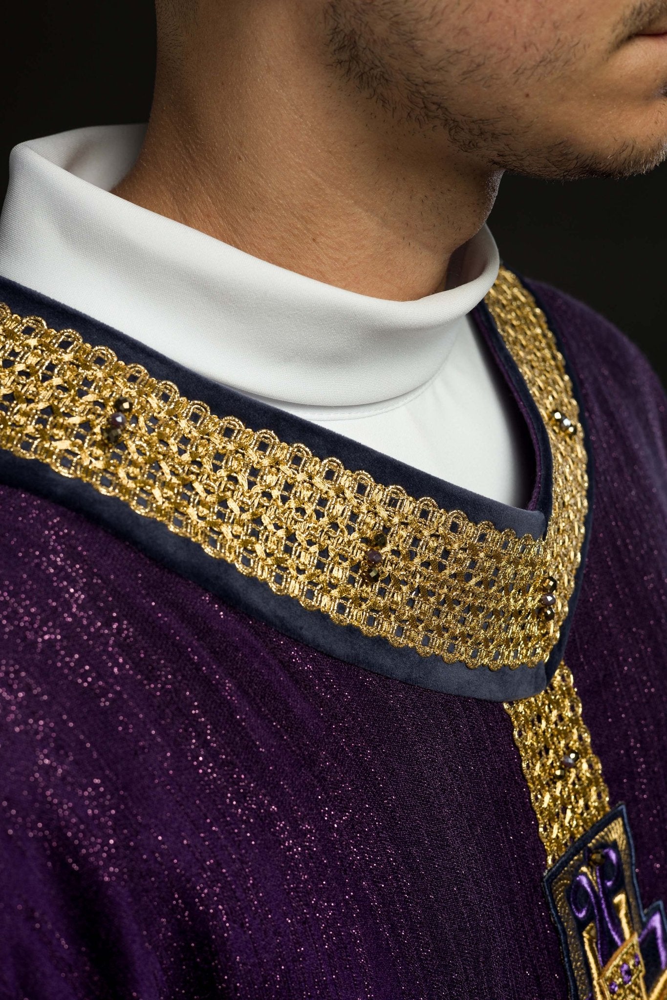 Chasuble faite à la main avec pierres naturelles Handmade 7015 Violet HM/7015/03/99 - CHASUBLES.FR