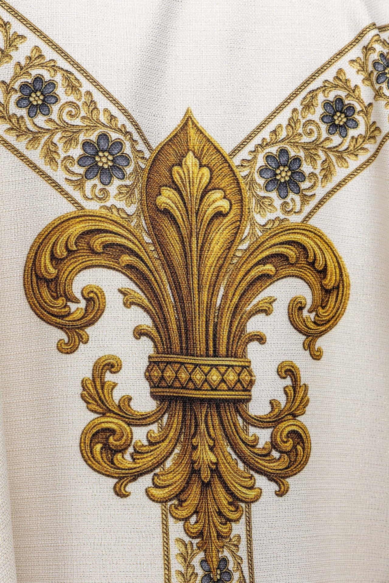 Chasuble imprimée avec l’image de l’Immaculée Conception KOD/7007/05/40 - CHASUBLES.FR