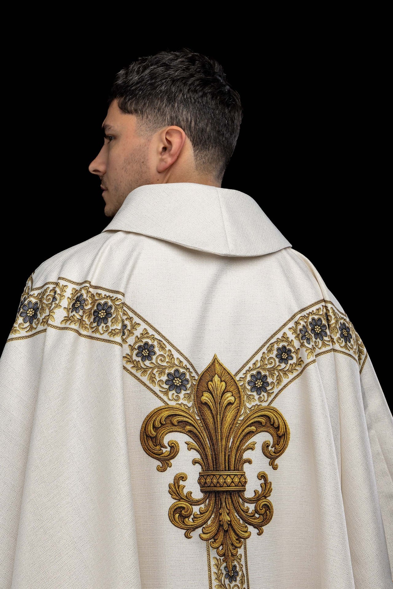 Chasuble imprimée avec l’image de l’Immaculée Conception KOD/7007/05/40 - CHASUBLES.FR