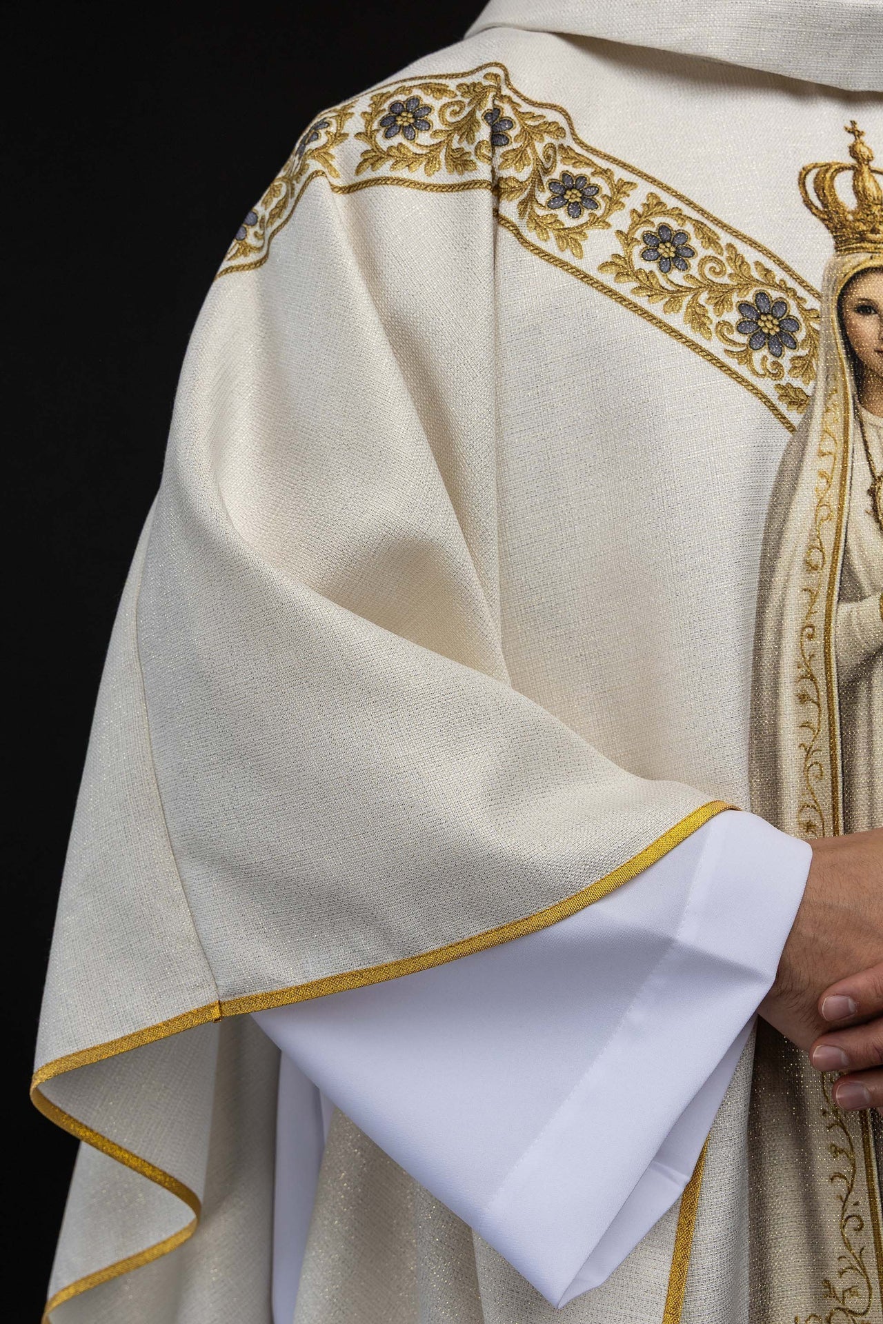 Chasuble imprimée avec l’image de Notre - Dame de Fatima KOD/7011/05/40 - CHASUBLES.FR