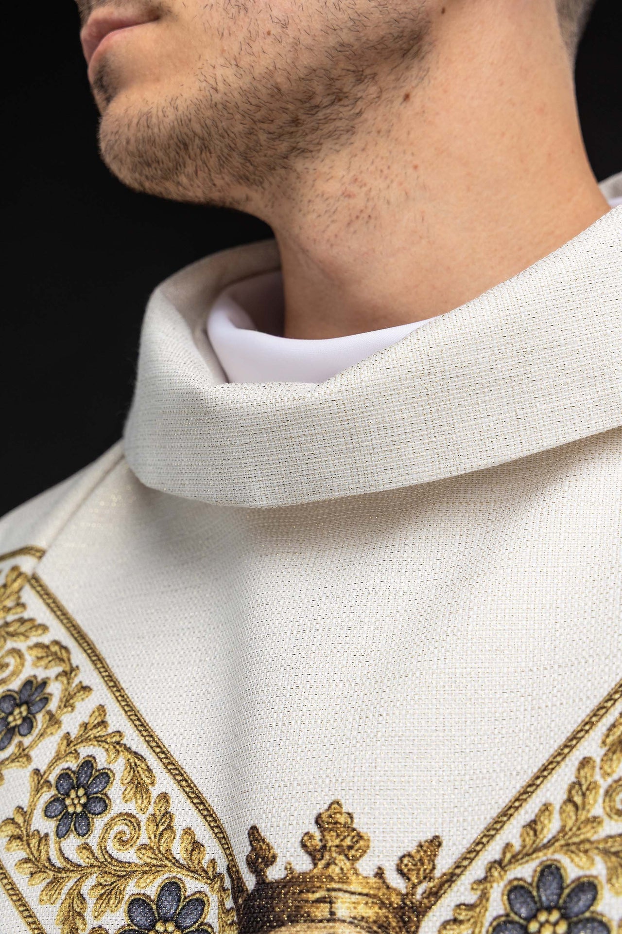 Chasuble imprimée avec l’image de Notre - Dame du Mont Carmel KOD/7004/05/40 - CHASUBLES.FR