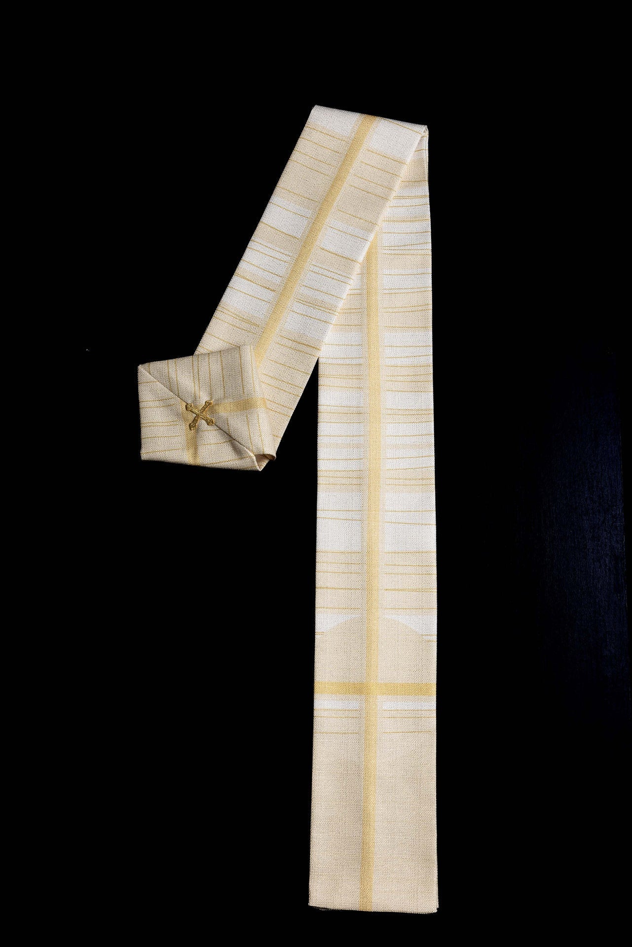 Chasuble imprimée écrue avec motif de croix KOD/7010/05/40 - CHASUBLES.FR