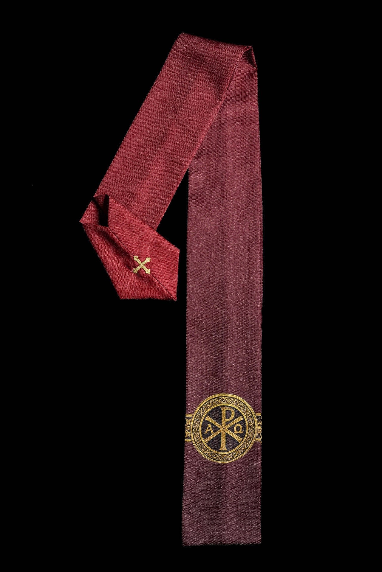 Chasuble imprimée Pax rouge avec riche ornementation dorée KOD/7009/02/40 - CHASUBLES.FR