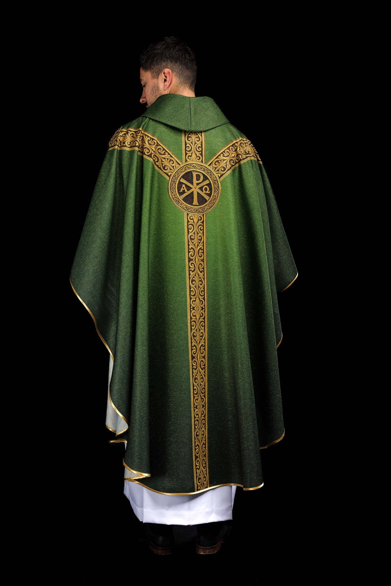 Chasuble imprimée Pax verte avec riche ornementation dorée KOD/7009/01/40 - CHASUBLES.FR
