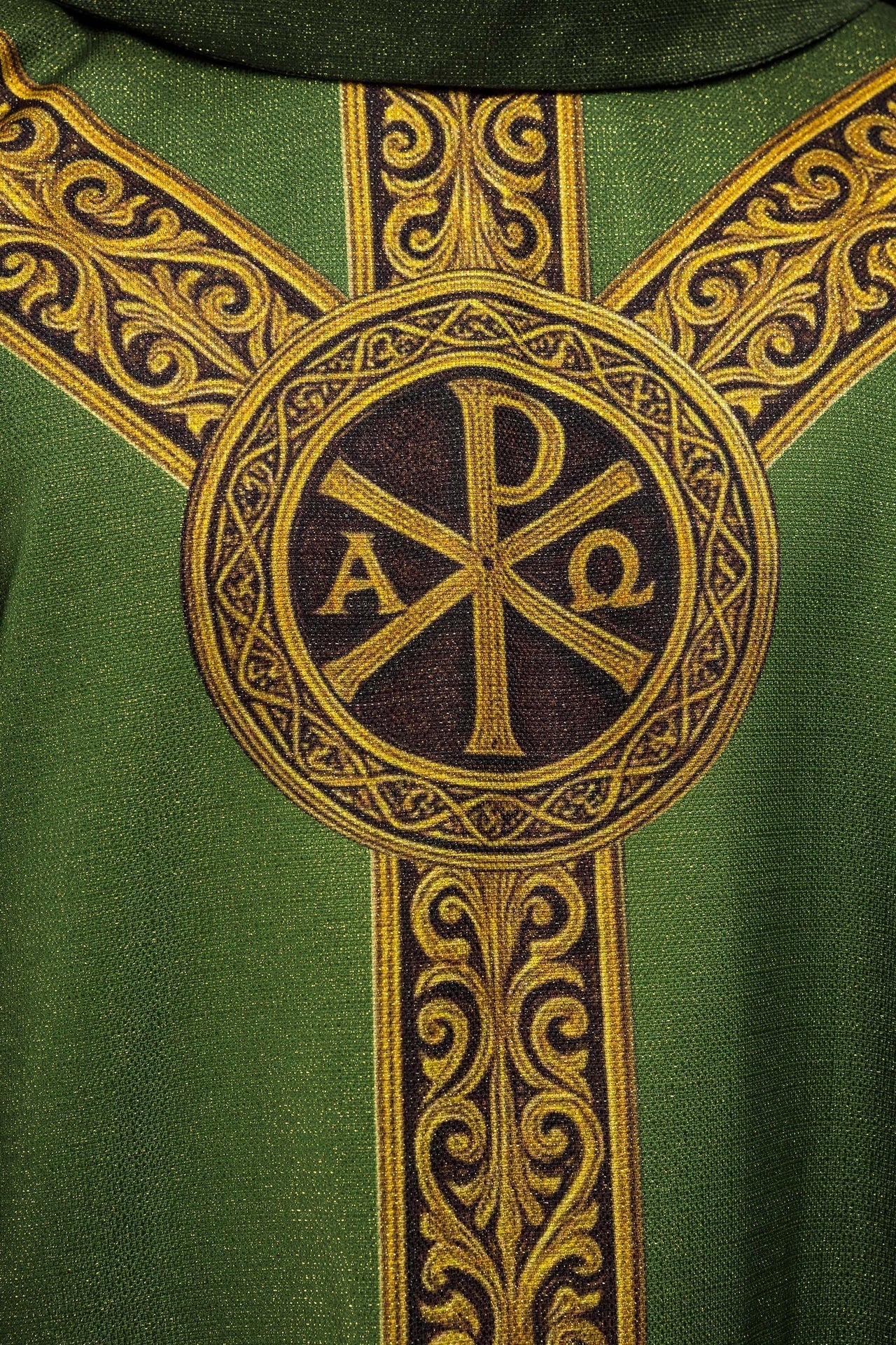Chasuble imprimée Pax verte avec riche ornementation dorée KOD/7009/01/40 - CHASUBLES.FR