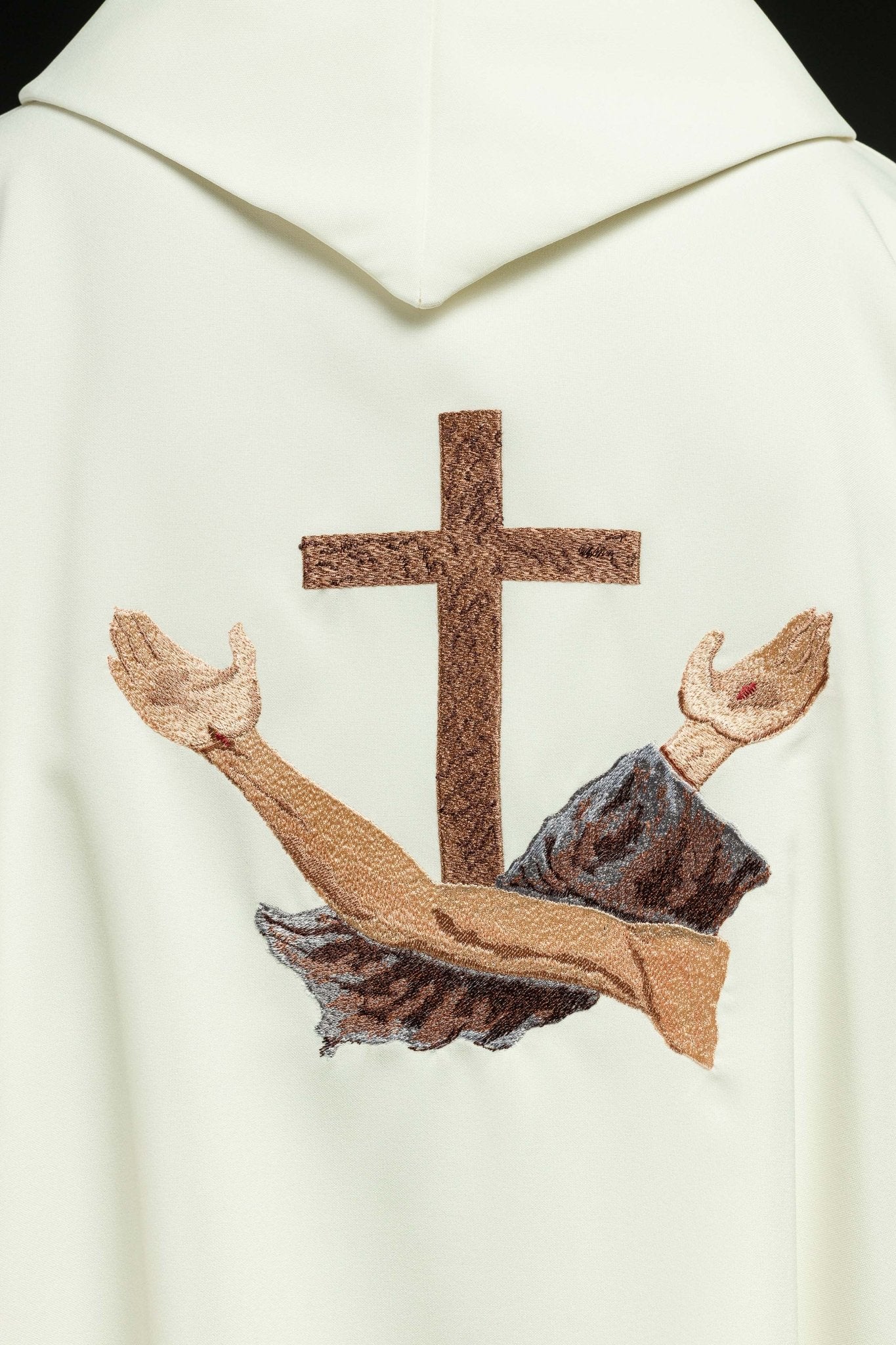 Chasuble liturgique avec croix franciscaine KOR/180/05/01 ECRU - CHASUBLES.FR