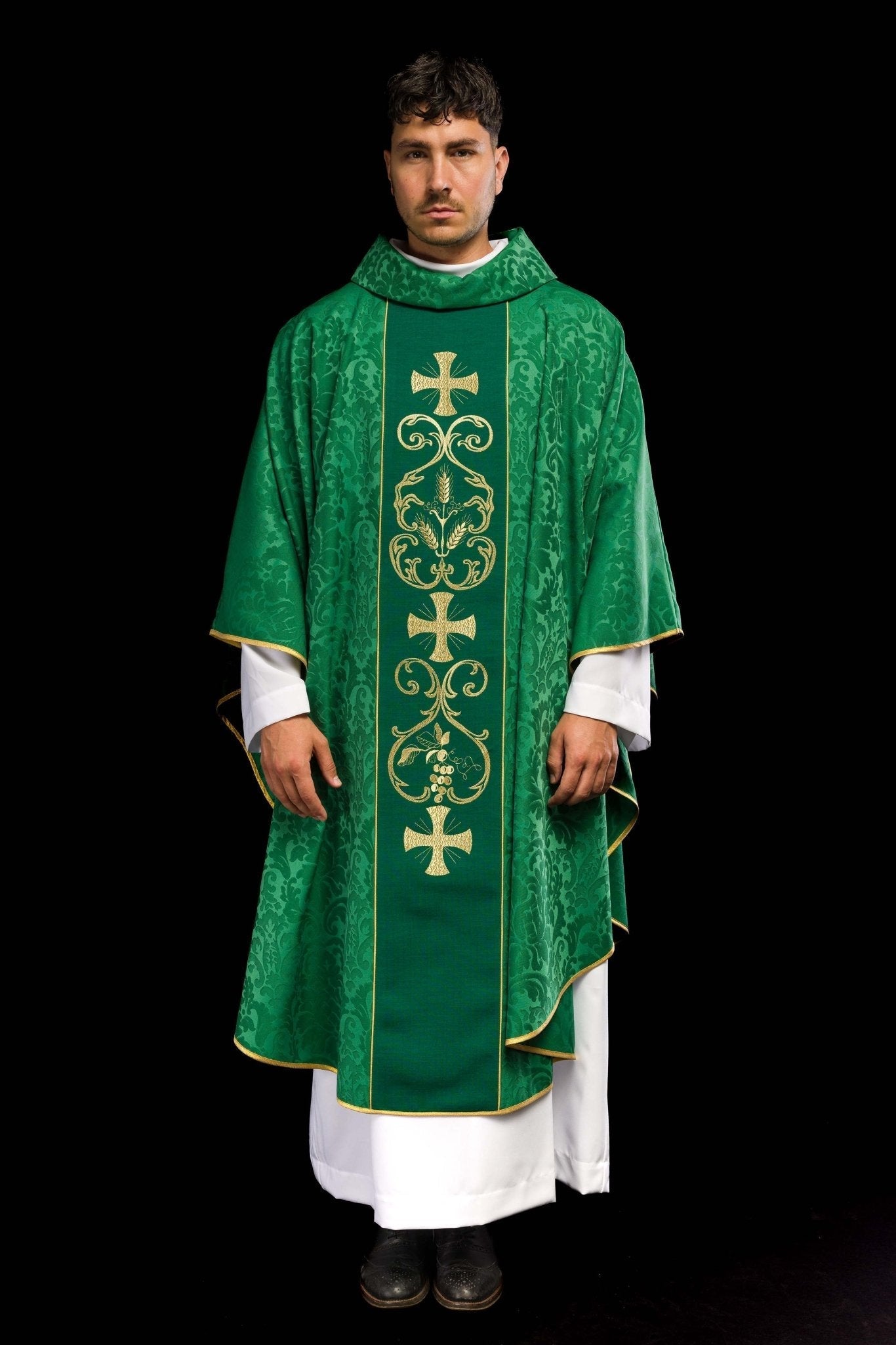 Chasuble liturgique verte ornée d'une ceinture brodée KOR/148/01/81 - CHASUBLES.FR