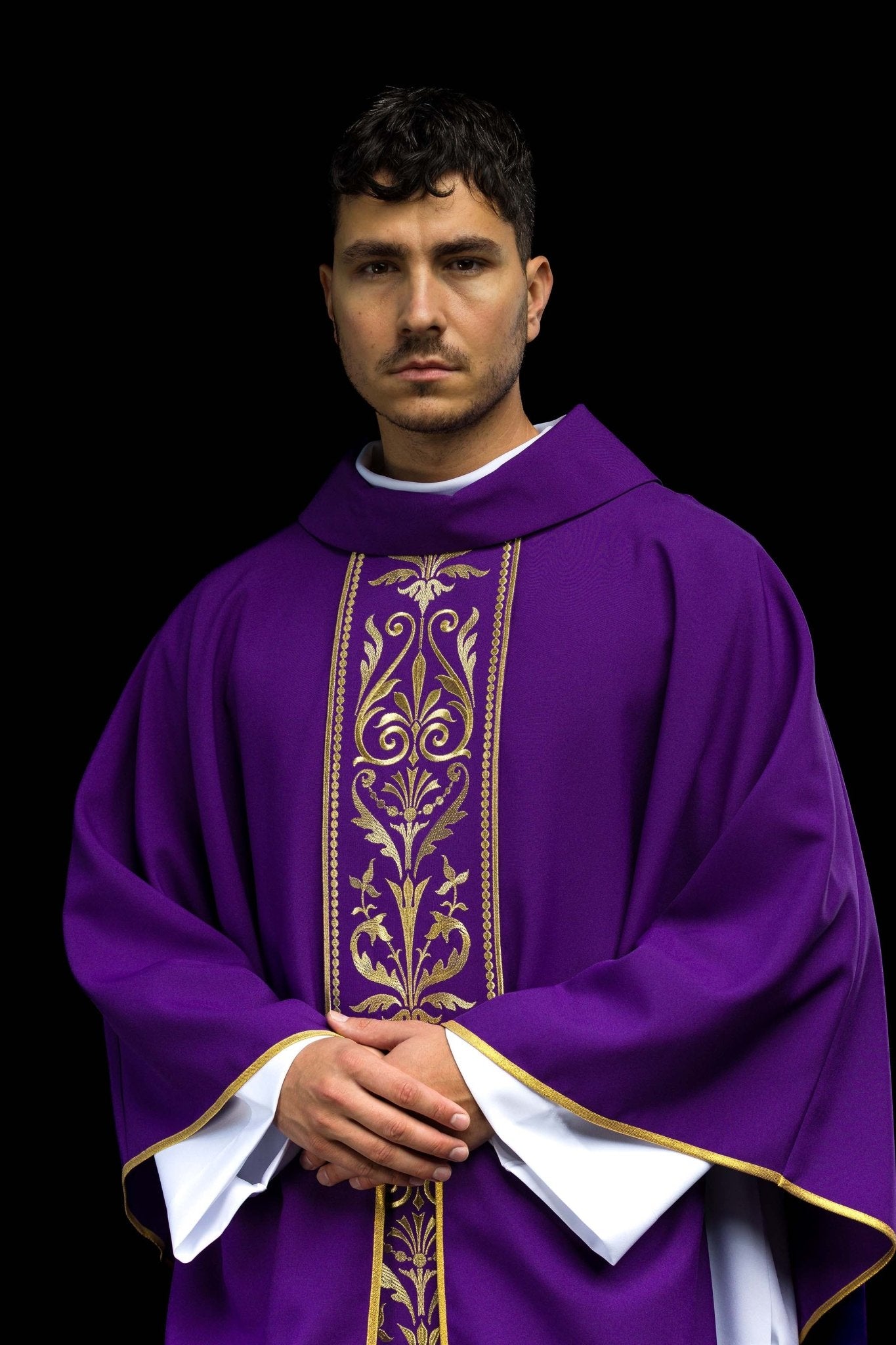 Chasuble liturgique violette ornée d'une ceinture brodée d'or KOR/008/03/01 FIOLET - CHASUBLES.FR