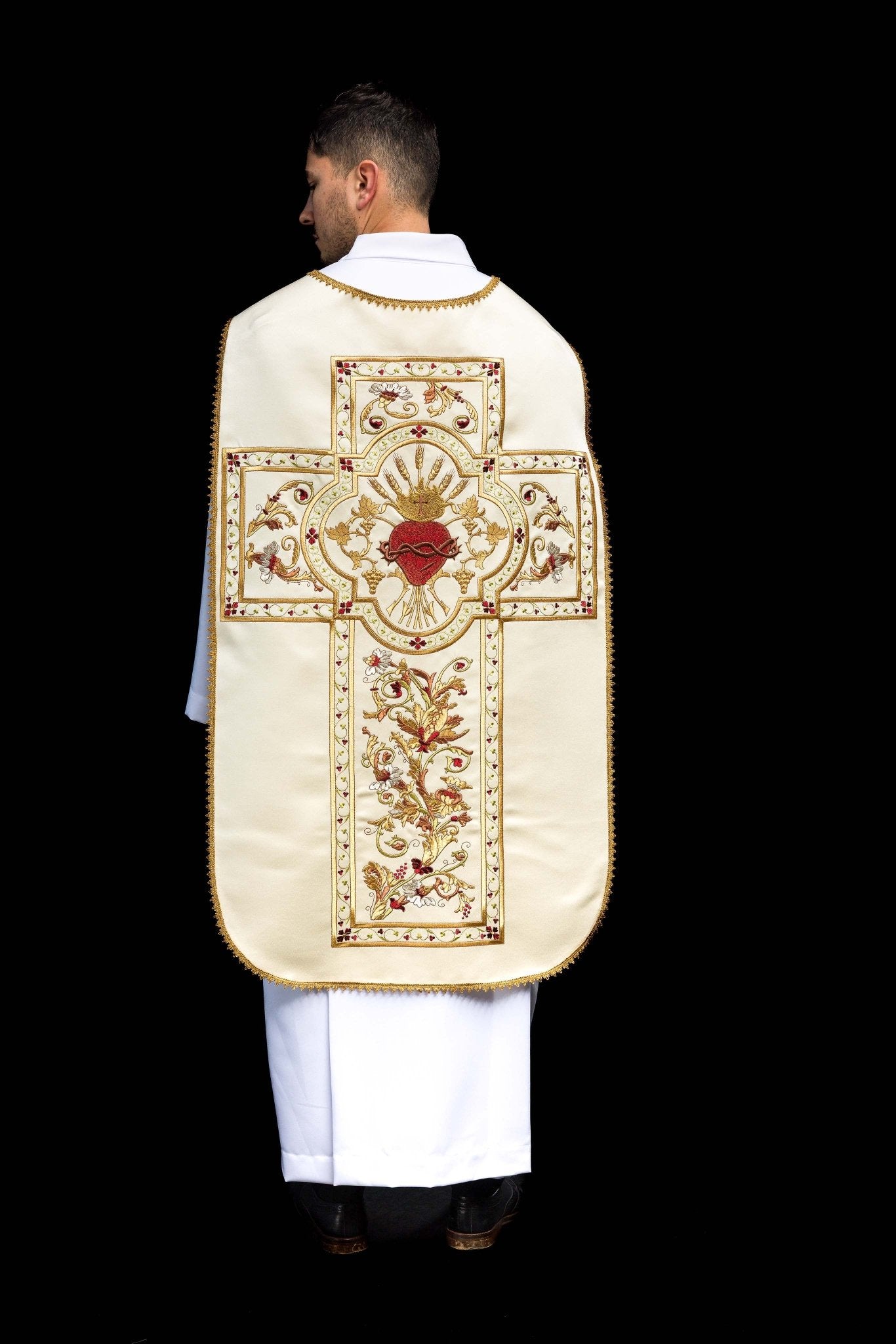 Chasuble romaine brodée du Cœur de Jésus-Christ KOR/199/05/20 - CHASUBLES.FR