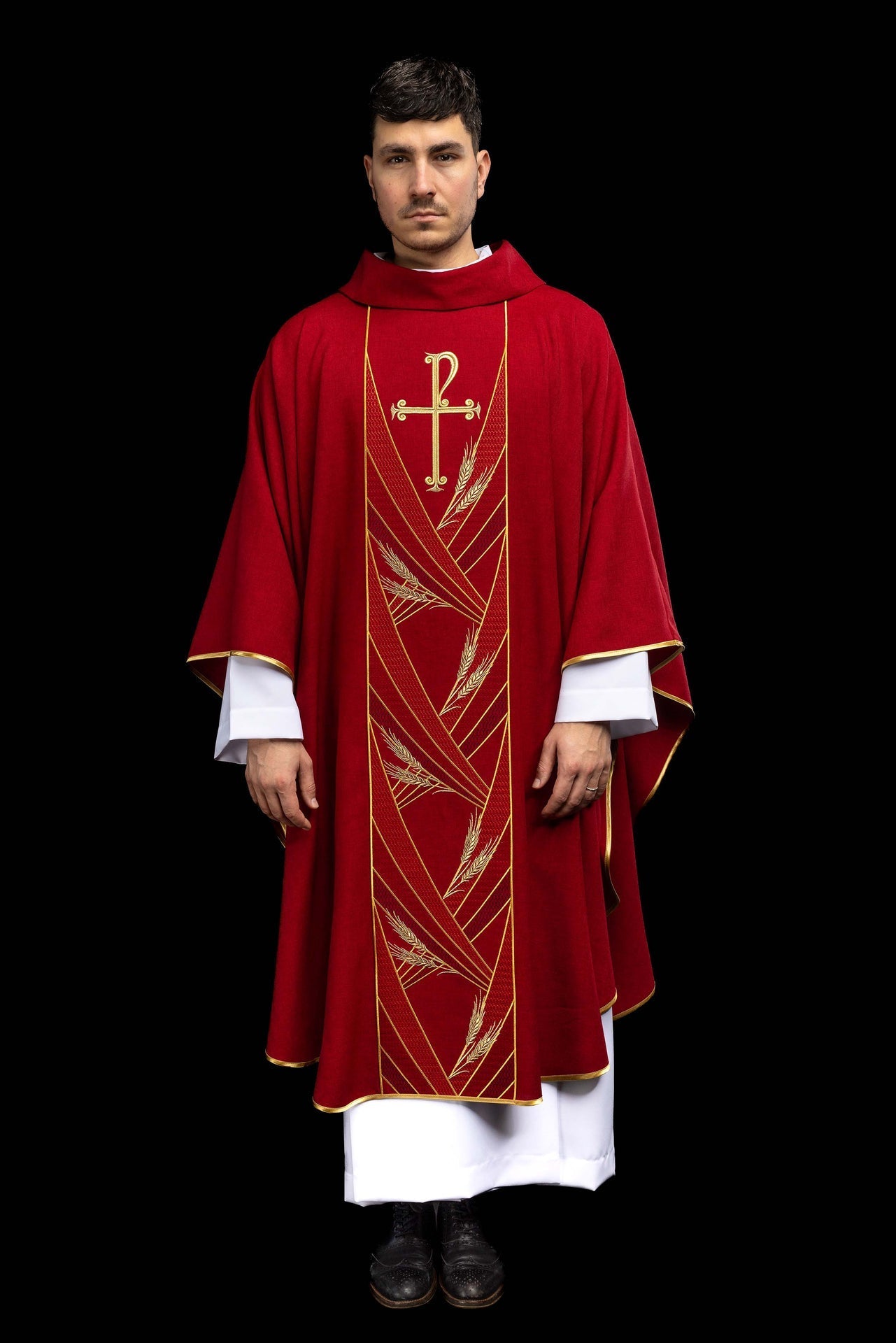 Chasuble rouge avec bande brodée Pax LE/7050/02 - CHASUBLES.FR