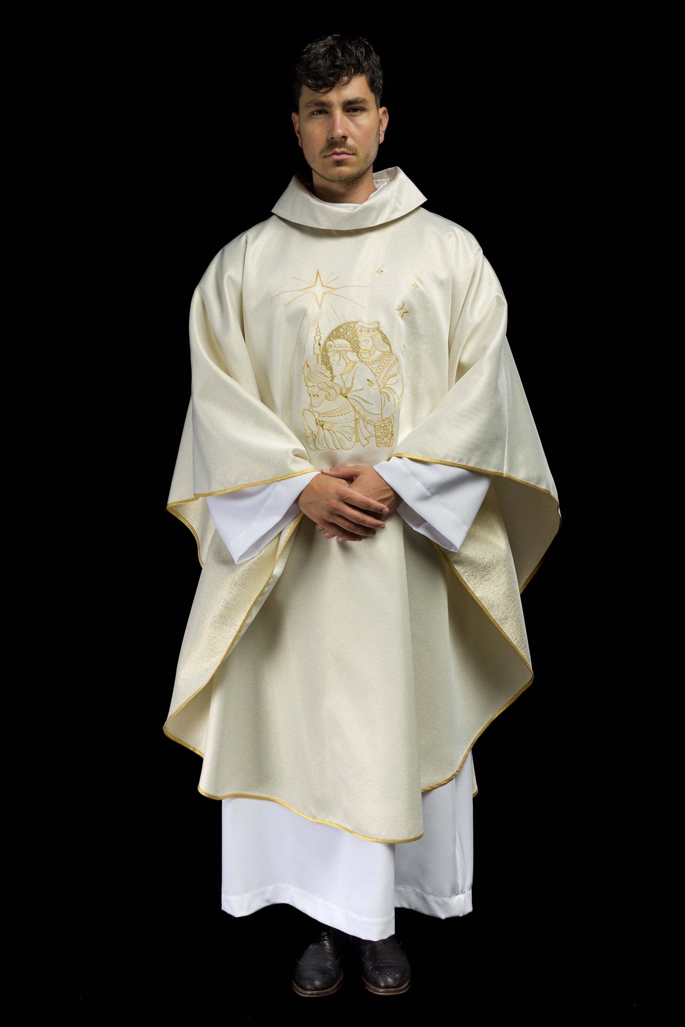 Chasuble scintillante avec broderie dorée et image des Rois Mages KDT/7011/05/54 ECRU - CHASUBLES.FR