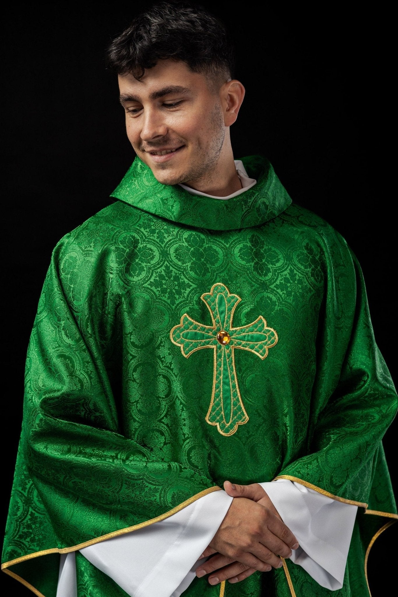 Lot De 3 Paraments Liturgiques Réversibles Vert/violet Avec Broderie IHS Et Croix Dorée