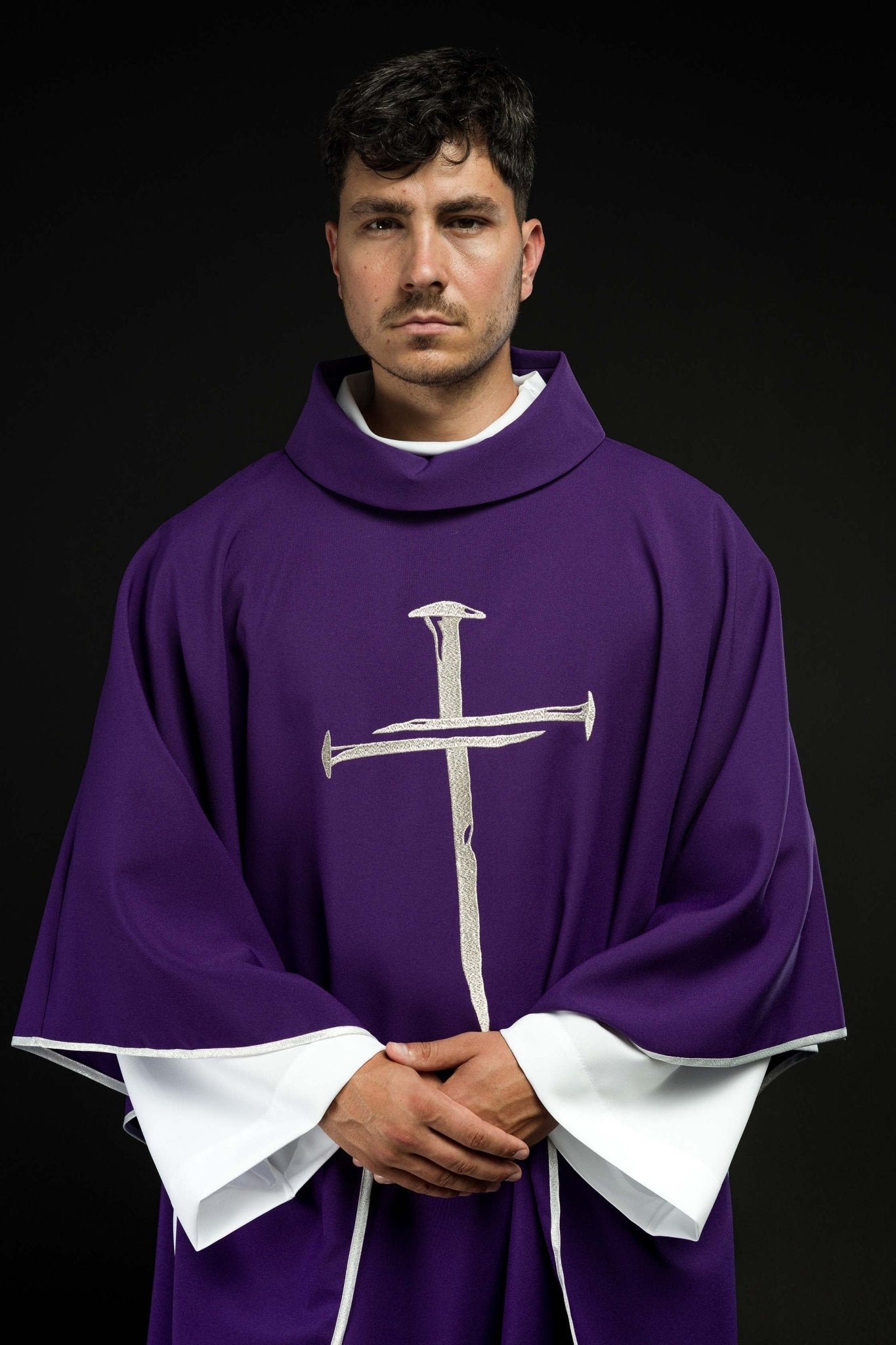 Chasuble violette avec croix KOR/225/03/12 FIOLET - CHASUBLES.FR
