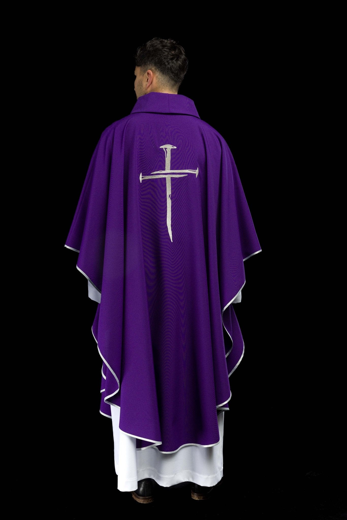 Chasuble violette avec croix KOR/225/03/12 FIOLET - CHASUBLES.FR