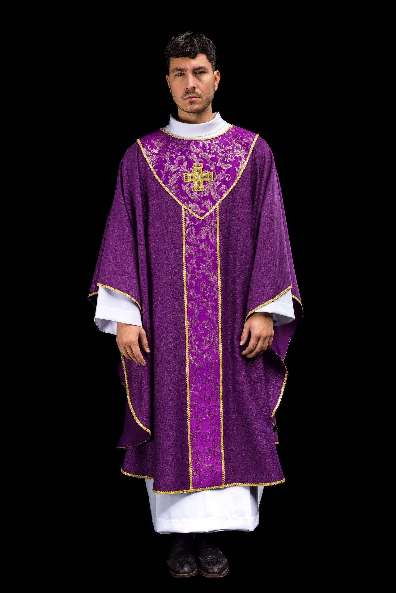 Chasuble violette avec croix ornée de tissu jacquard LE/7075/03 - CHASUBLES.FR