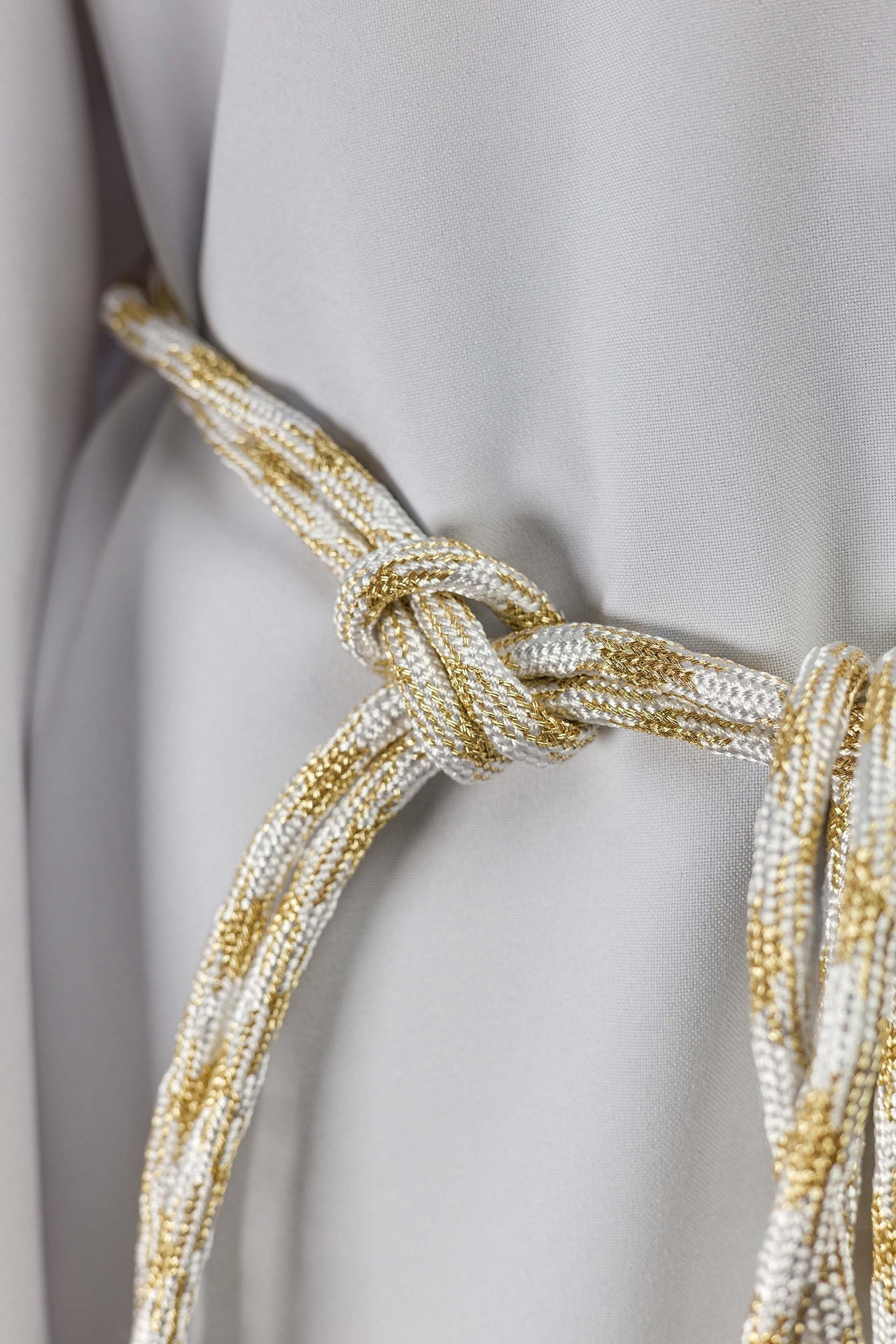 Cordon liturgique blanc et doré CIN/804 - CHASUBLES.FR