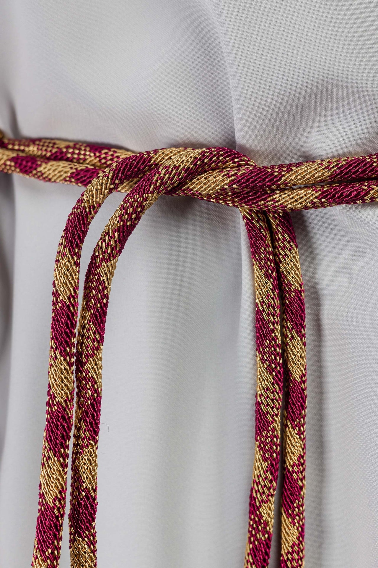 Cordon liturgique rouge et doré Premium CIN/807 - CHASUBLES.FR