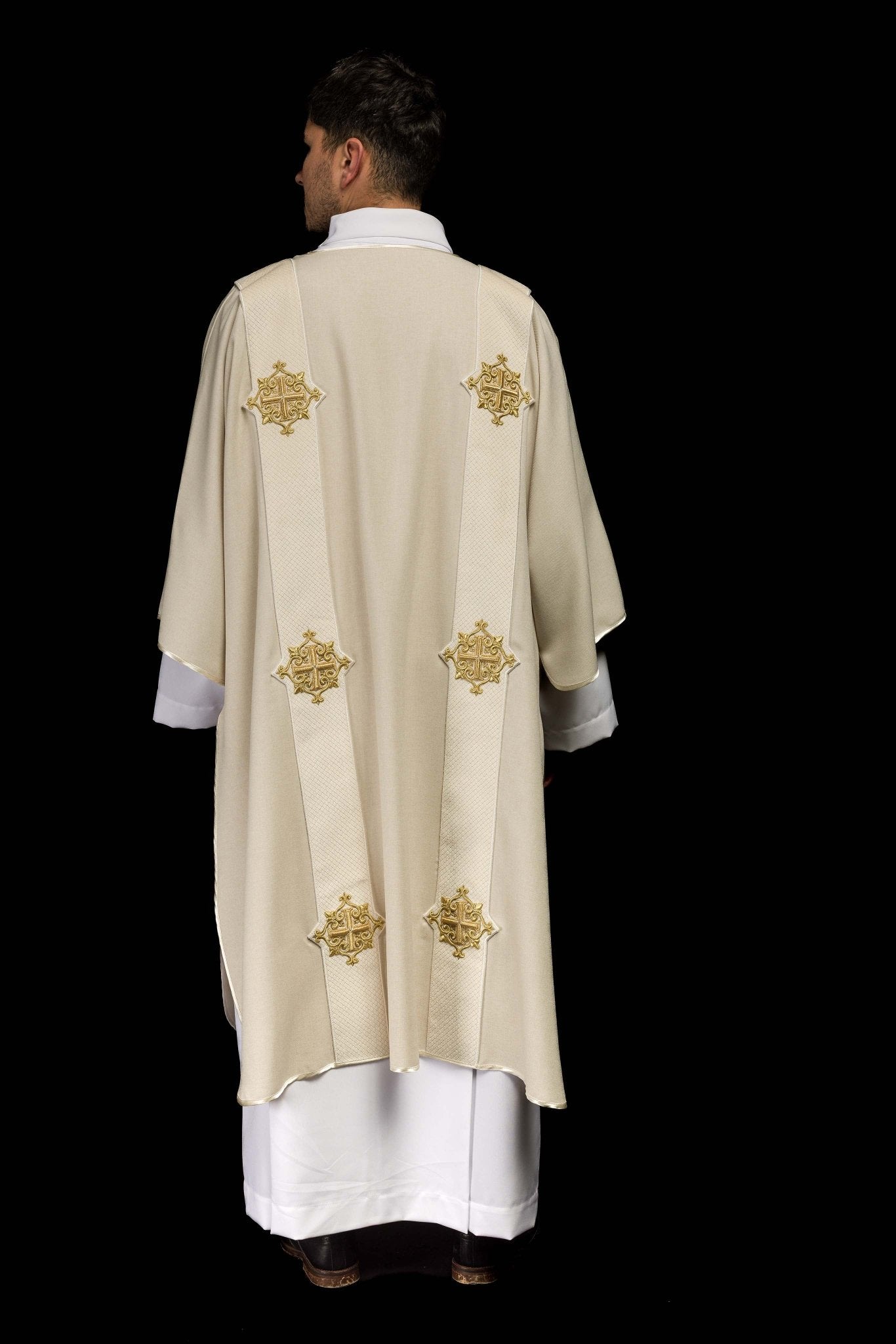 Dalmatique avec bandes en velours ornées de symboles de la Croix écru LE/1030/05/B - CHASUBLES.FR