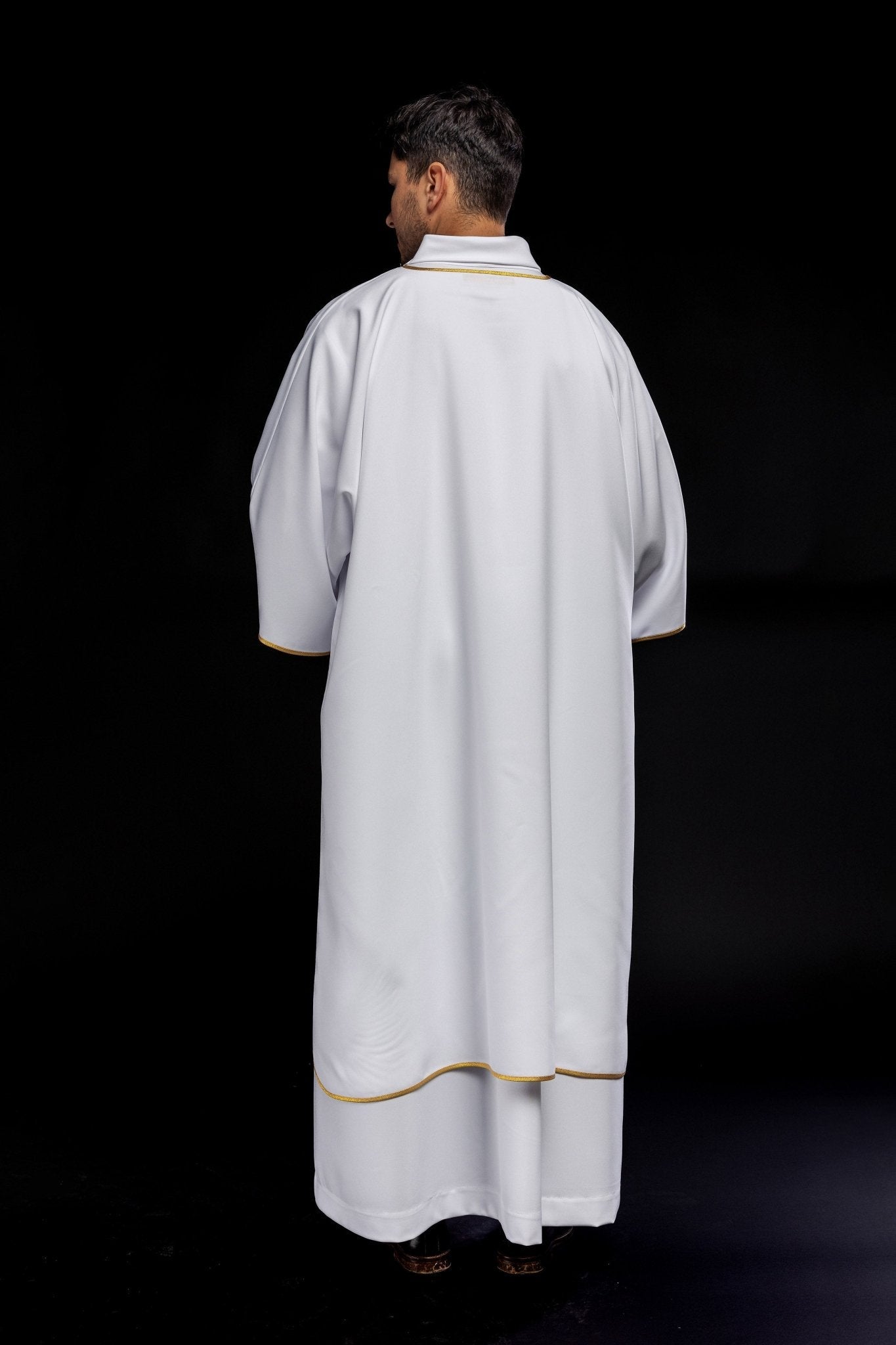 Dalmatique brodée unie avec bordure dorée blanche KDL/1002/04/12/D - CHASUBLES.FR