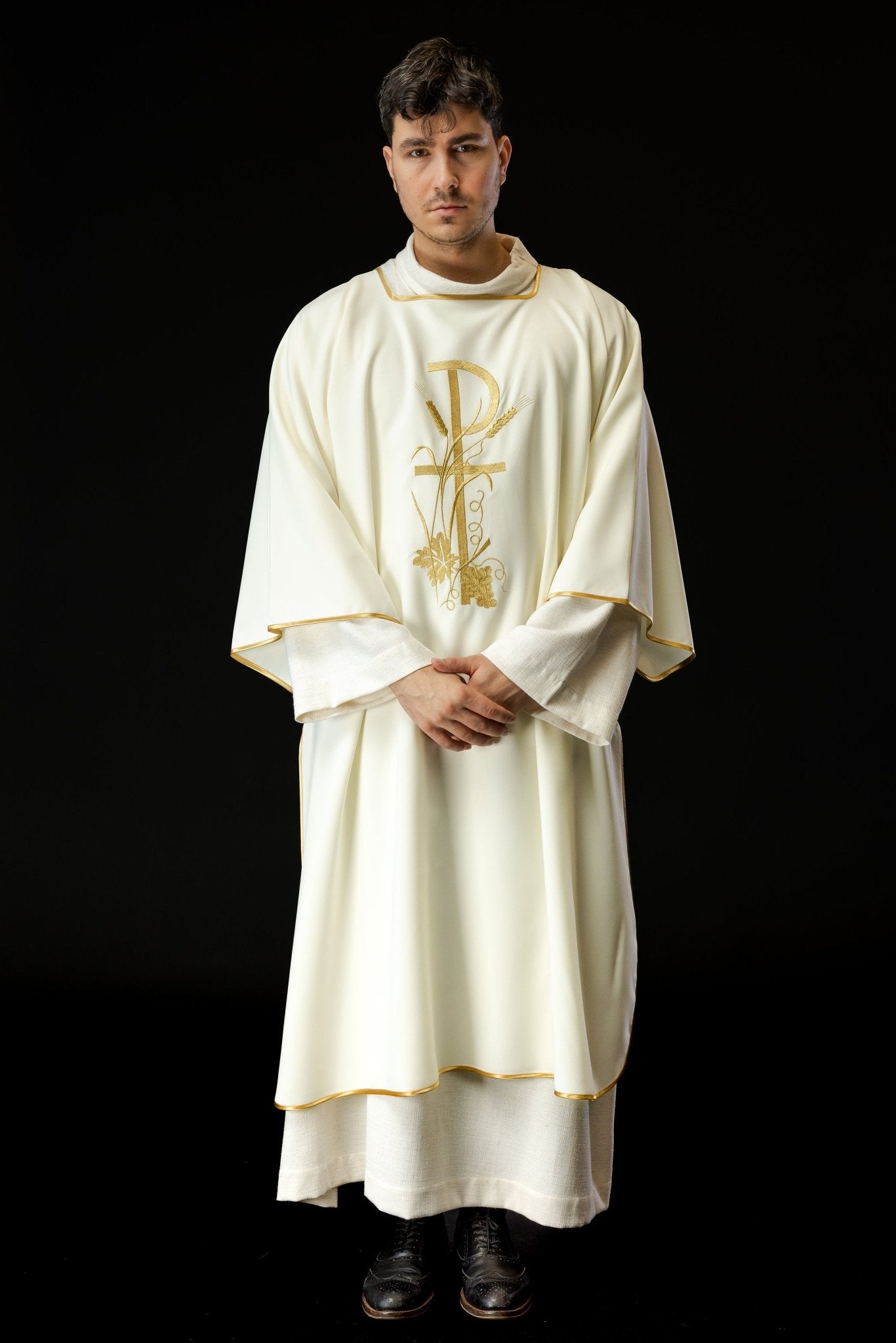 Dalmatique écrue avec broderie de la croix Pax dorée KDL/026/05/12/D ECRU DALMATYK - CHASUBLES.FR