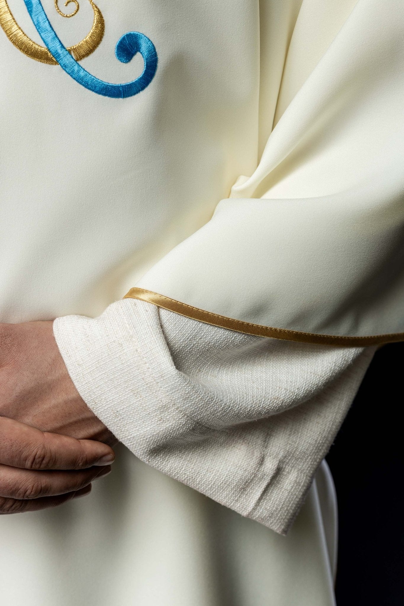 Dalmatique écrue avec broderie mariale KDL/090/05/12/D - CHASUBLES.FR