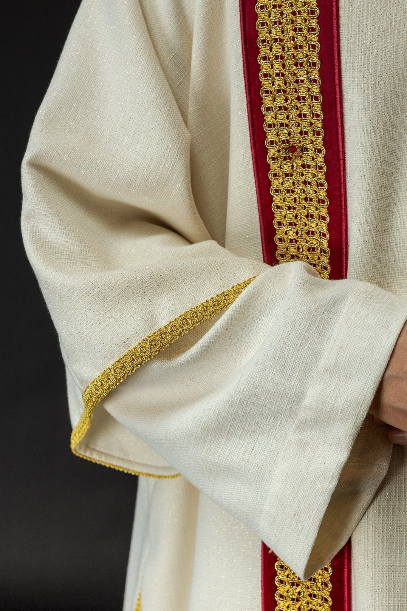 Dalmatique faite à la main avec des pierres naturelles Fait à la main 1001 HM/1001/05/71/PA02 - CHASUBLES.FR