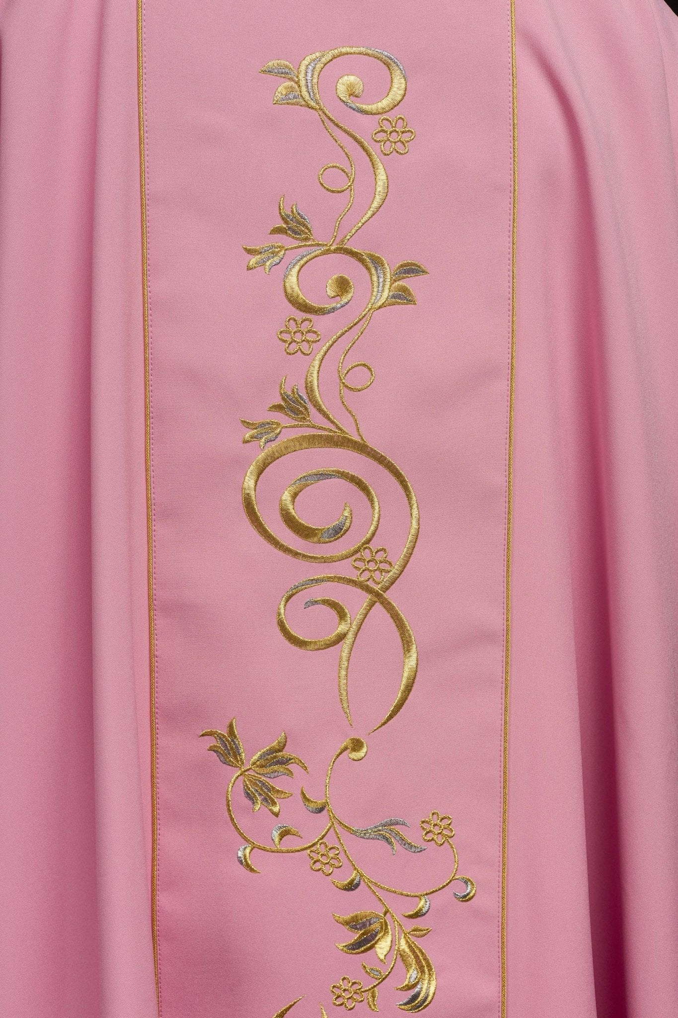 Dalmatique rose avec bande brodée IHS KDL/031/08/01/A RÓŻWY DALMATYK - CHASUBLES.FR