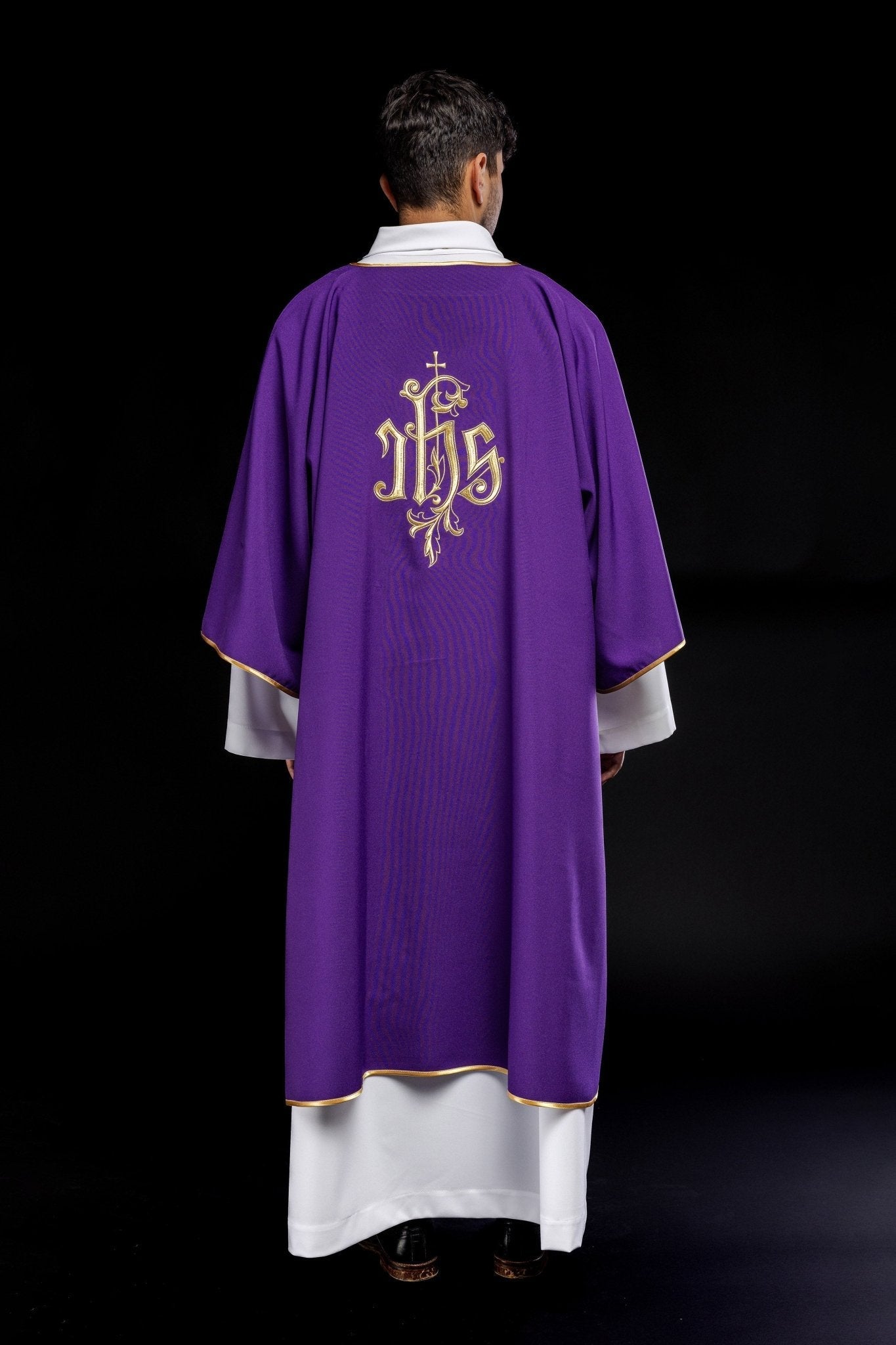 Dalmatiques brodées IHS mauves KDL/032/03/12/D - CHASUBLES.FR