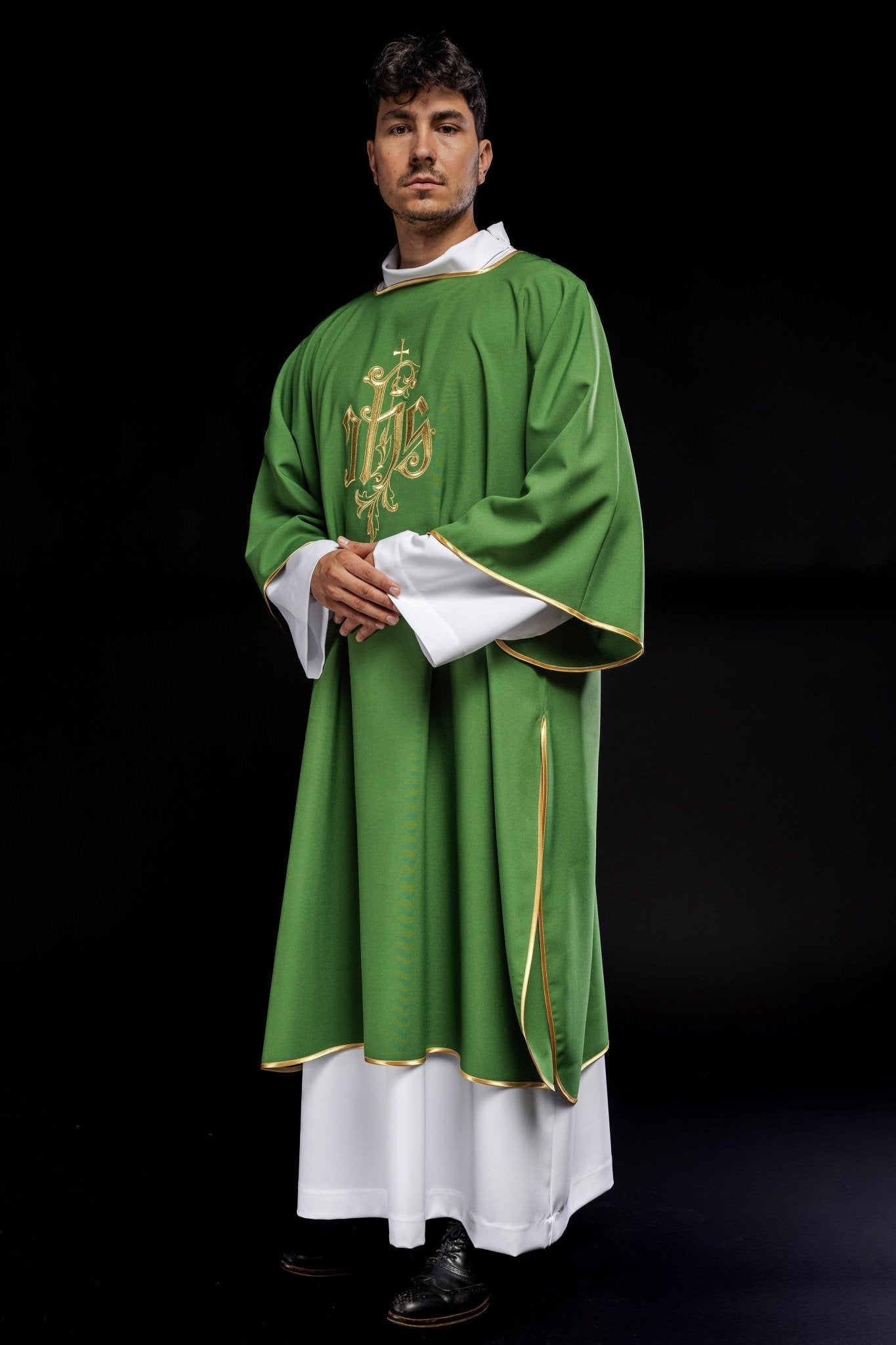 Dalmatiques brodées IHS vertes KDL/032/01/12/D - CHASUBLES.FR