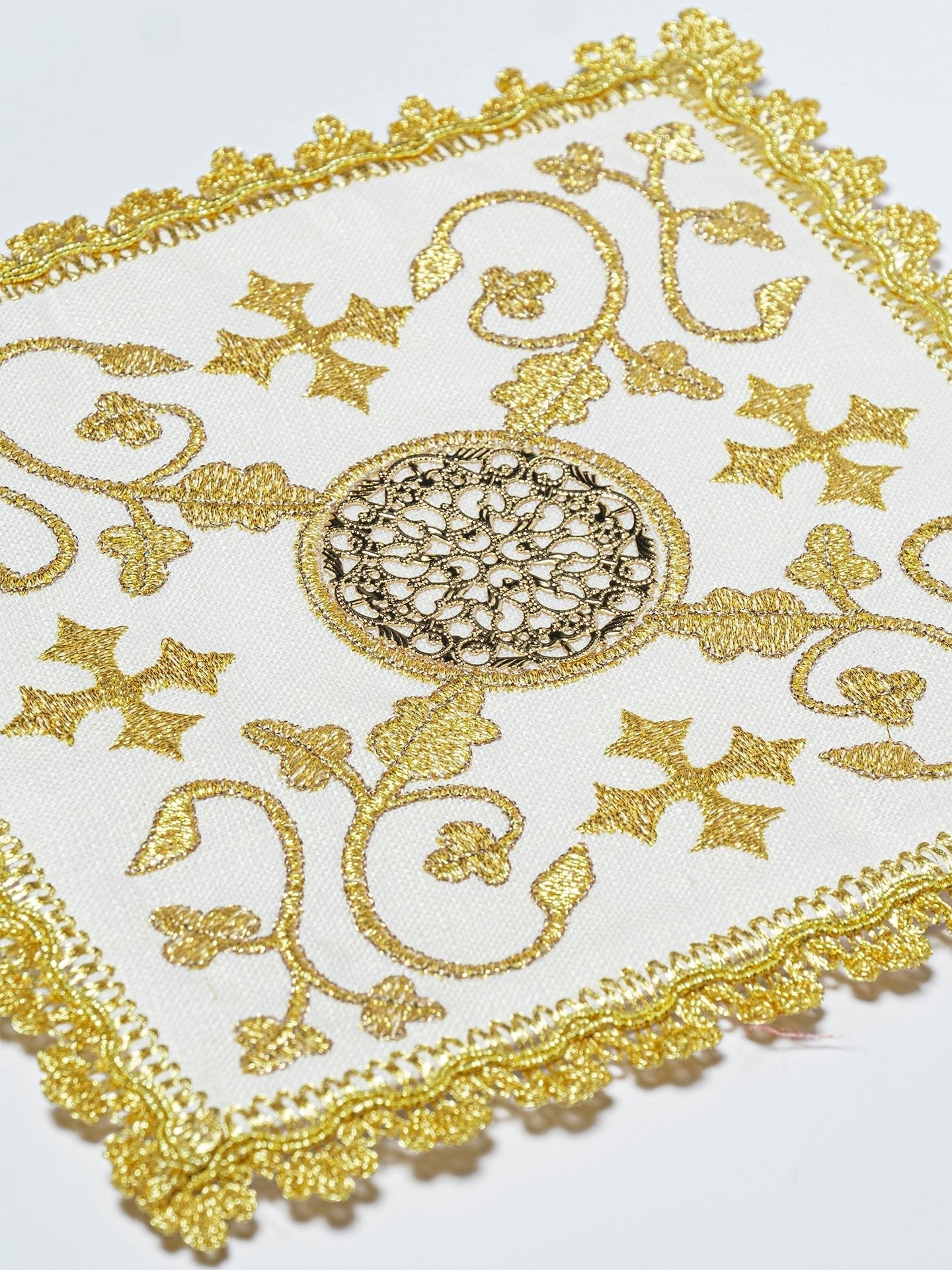 Ensemble de Linge d'autel avec le symbole de la croix HA/5010 - CHASUBLES.FR